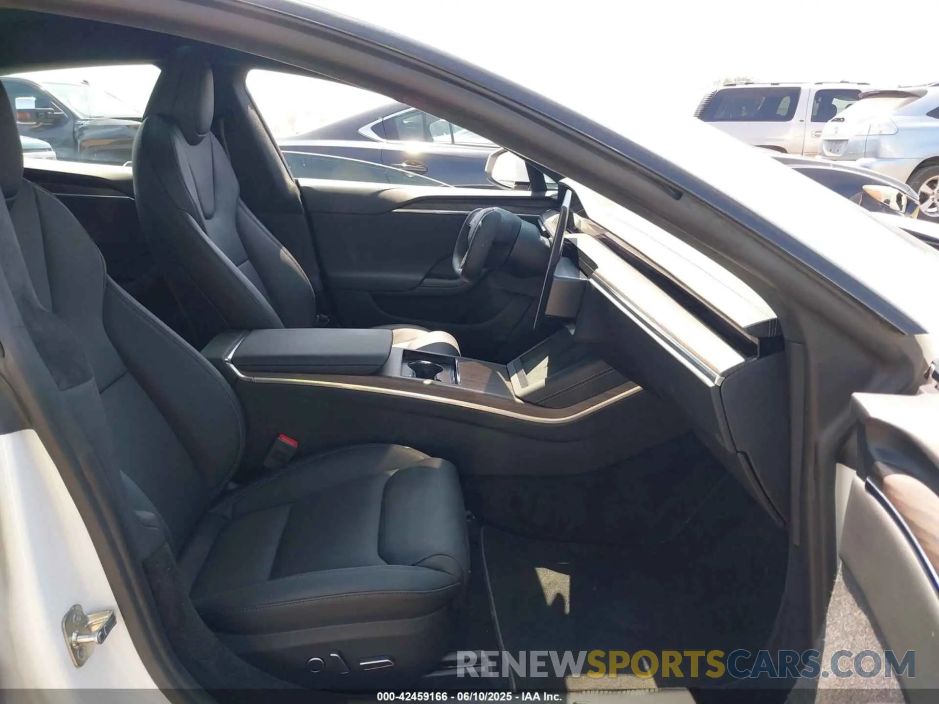 5 Photograph of a damaged car 5YJSA1E51PF499919 TESLA MODEL S 2023