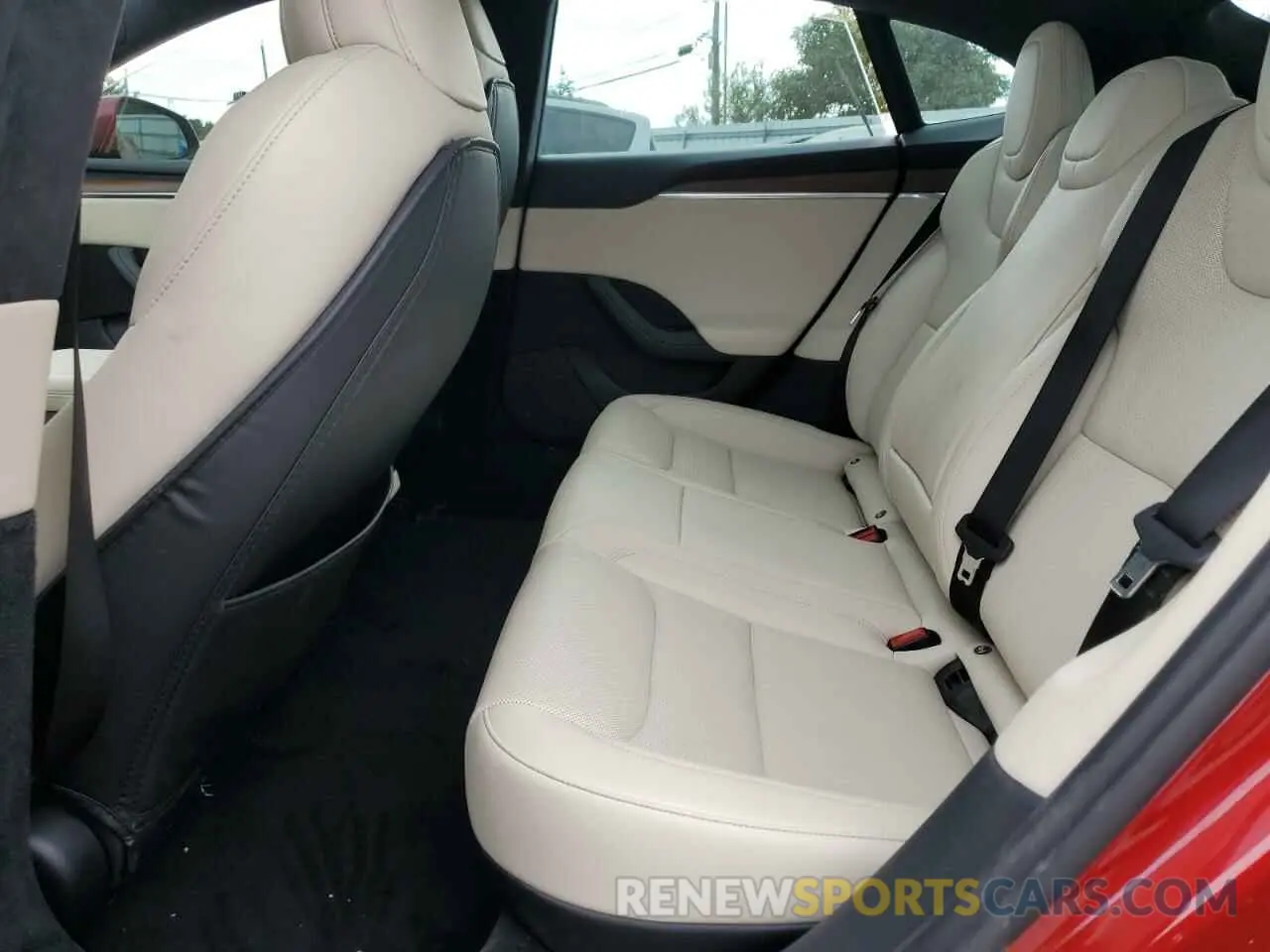 10 Photograph of a damaged car 5YJSA1E51PF525662 TESLA MODEL S 2023