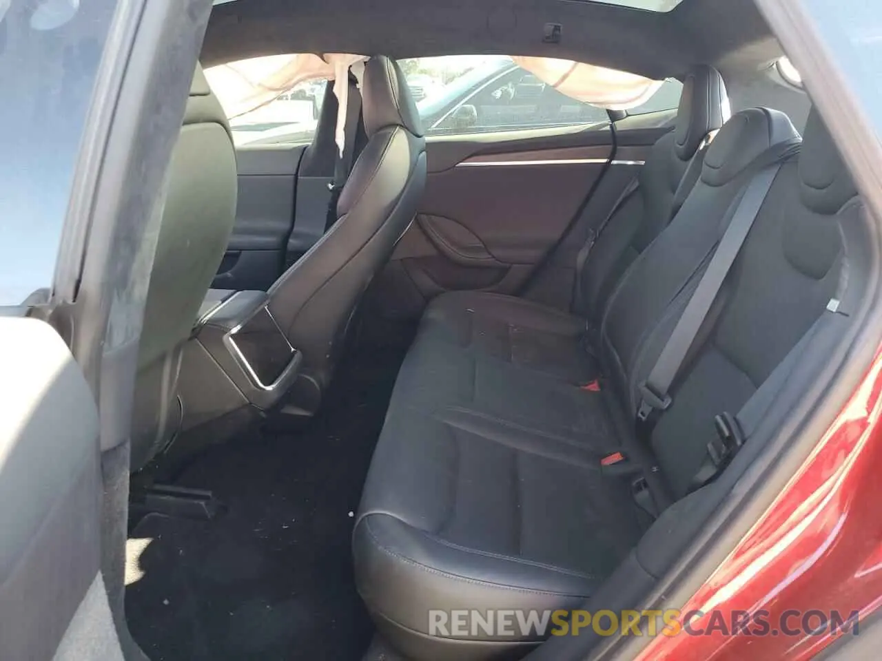 10 Photograph of a damaged car 5YJSA1E51PF529016 TESLA MODEL S 2023