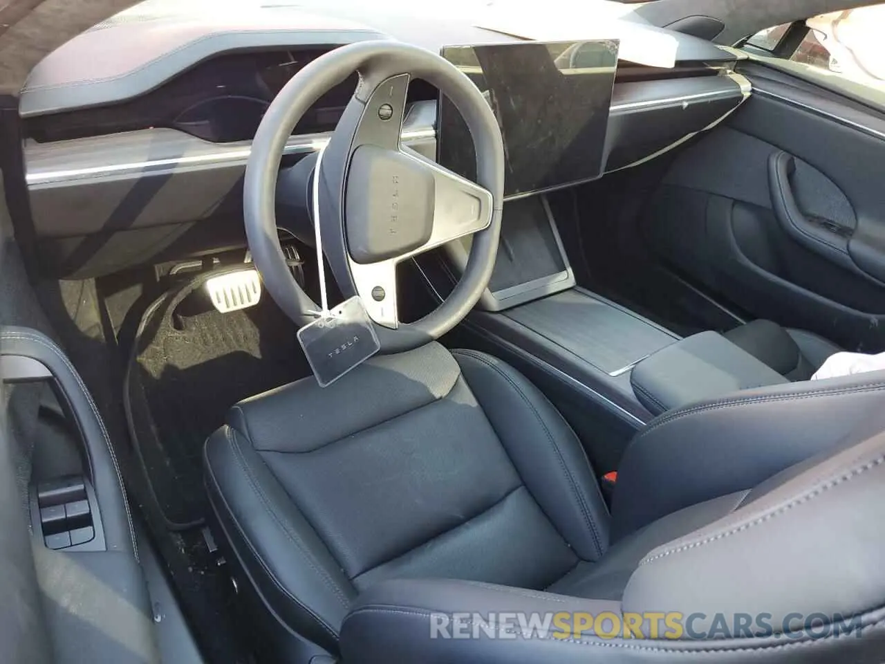 8 Photograph of a damaged car 5YJSA1E51PF529016 TESLA MODEL S 2023
