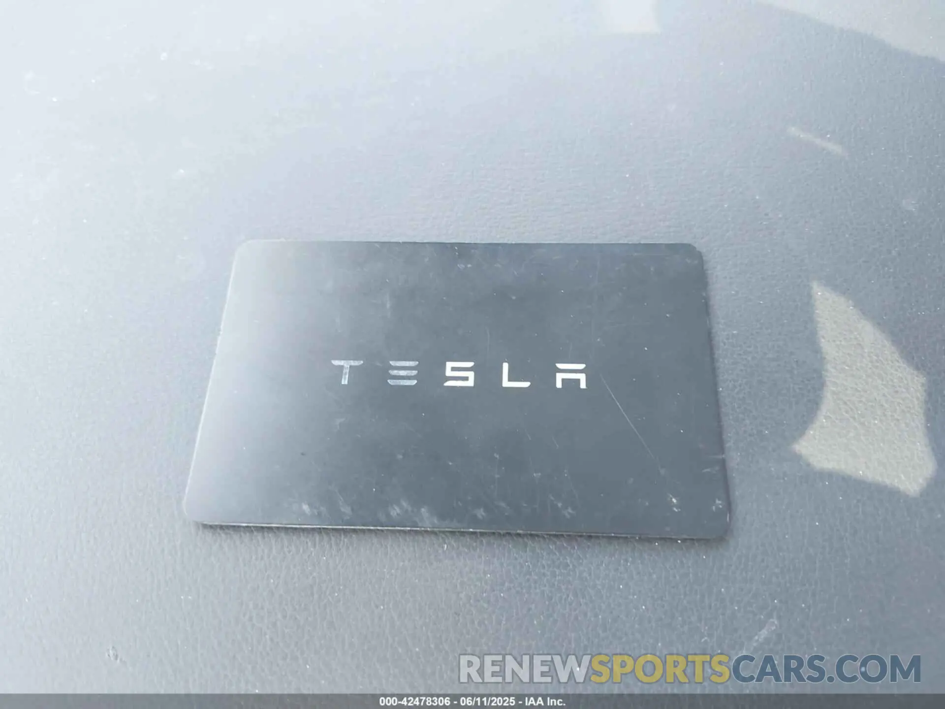 11 Photograph of a damaged car 5YJSA1E51PF530604 TESLA MODEL S 2023