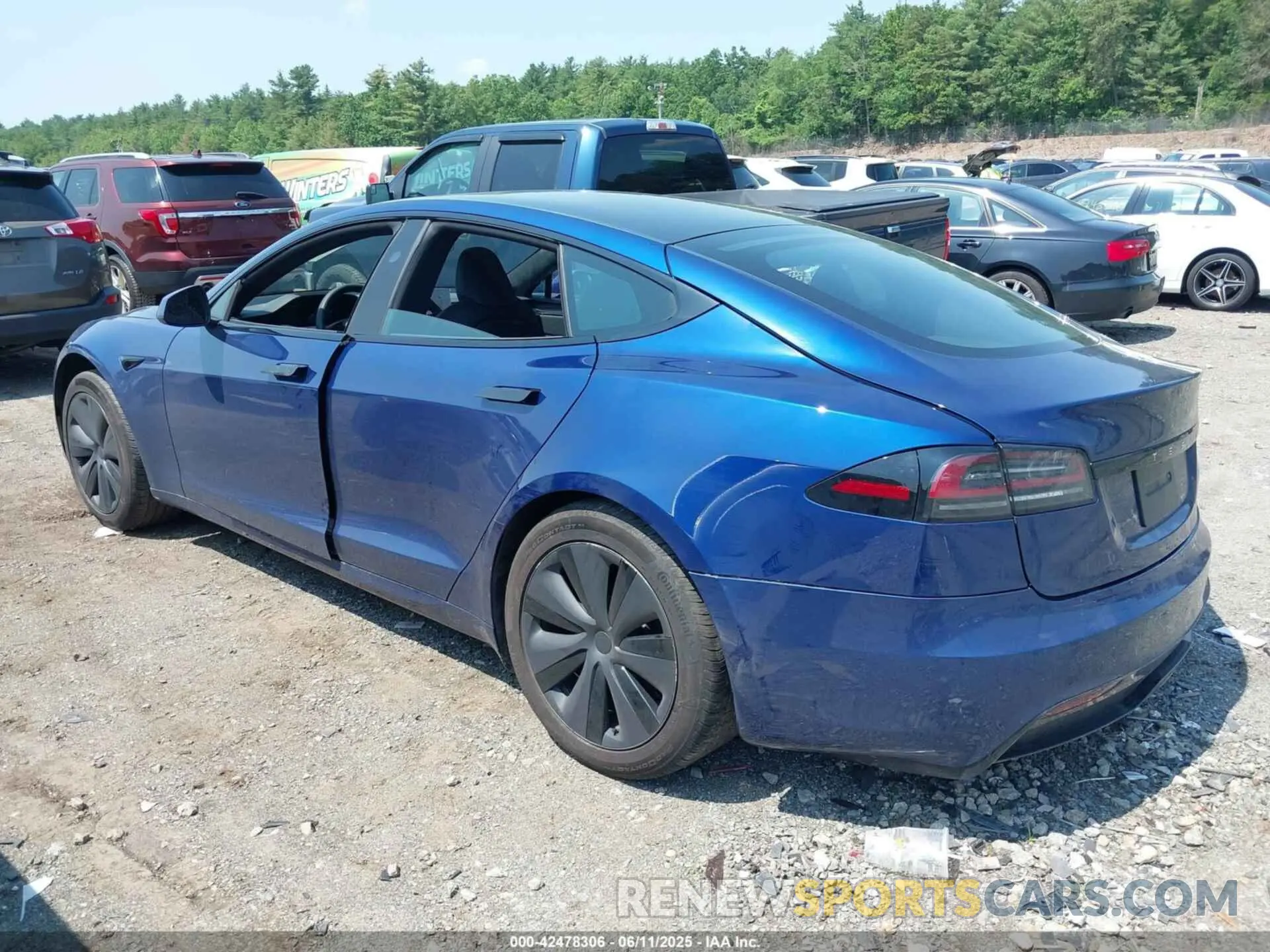 3 Photograph of a damaged car 5YJSA1E51PF530604 TESLA MODEL S 2023