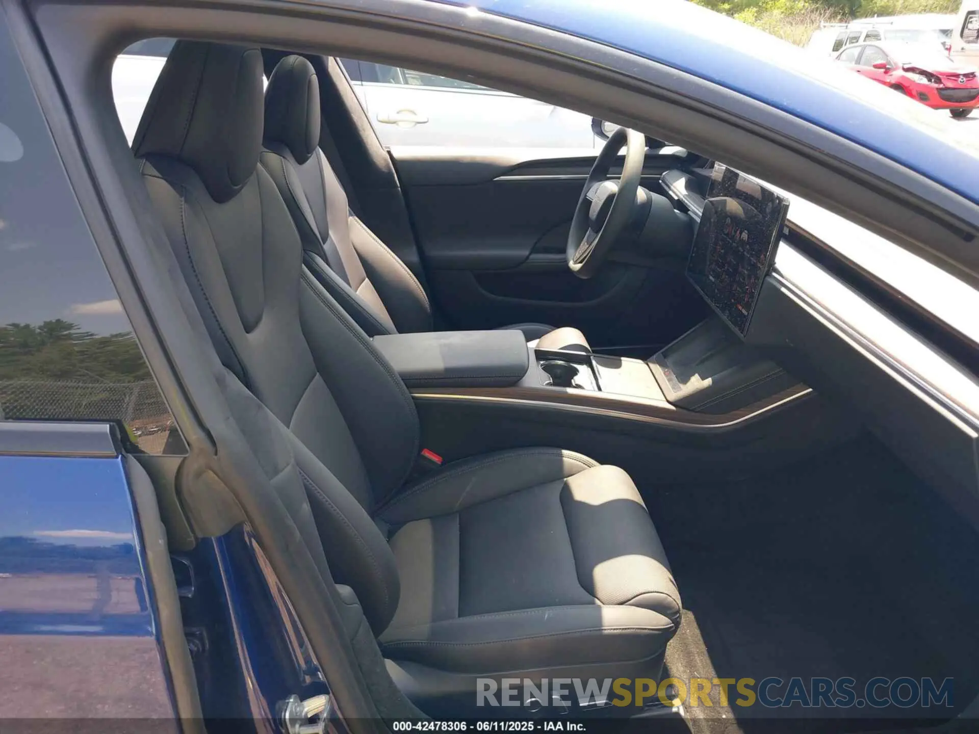 5 Photograph of a damaged car 5YJSA1E51PF530604 TESLA MODEL S 2023