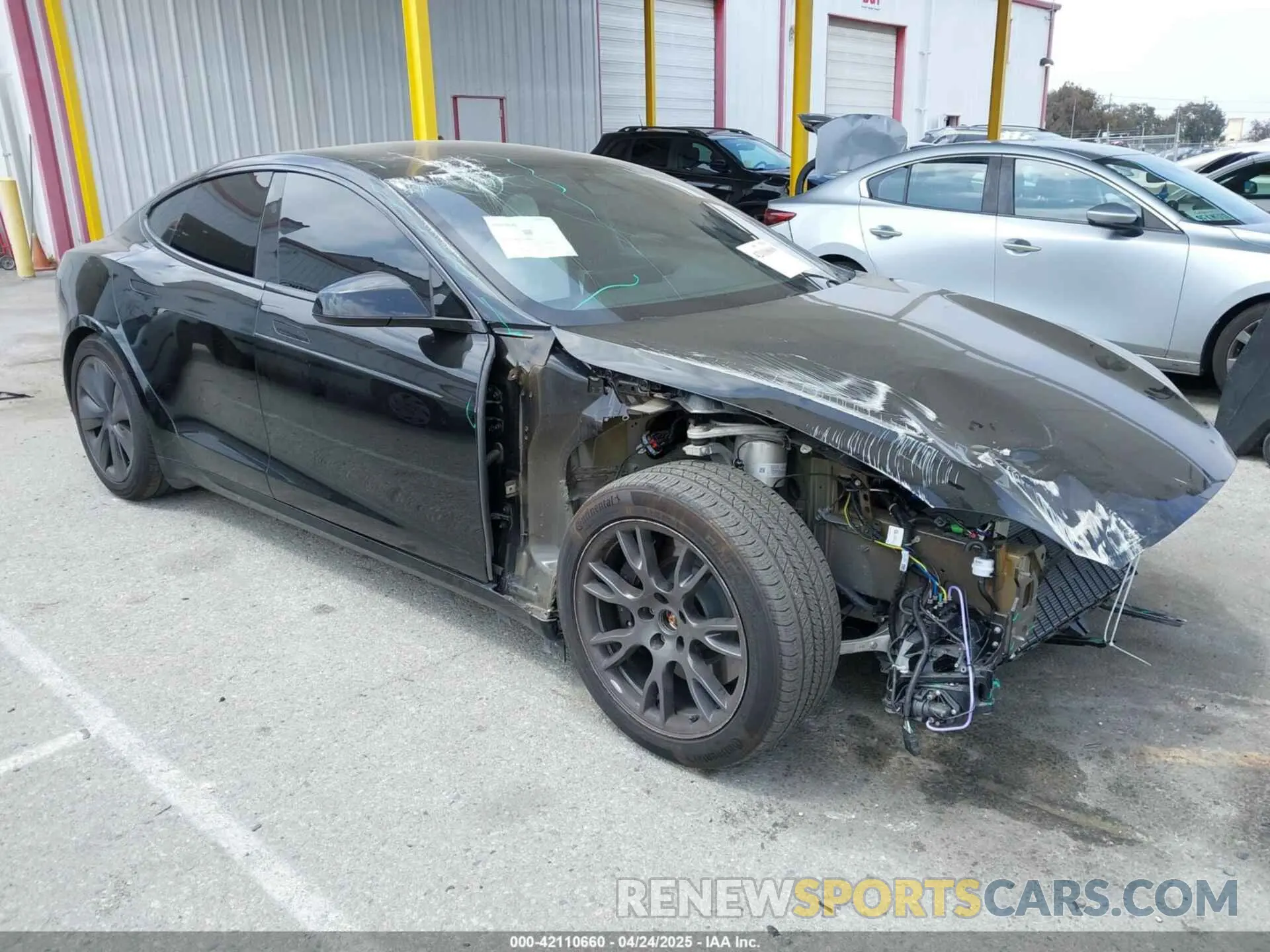 1 Photograph of a damaged car 5YJSA1E52PF528795 TESLA MODEL S 2023