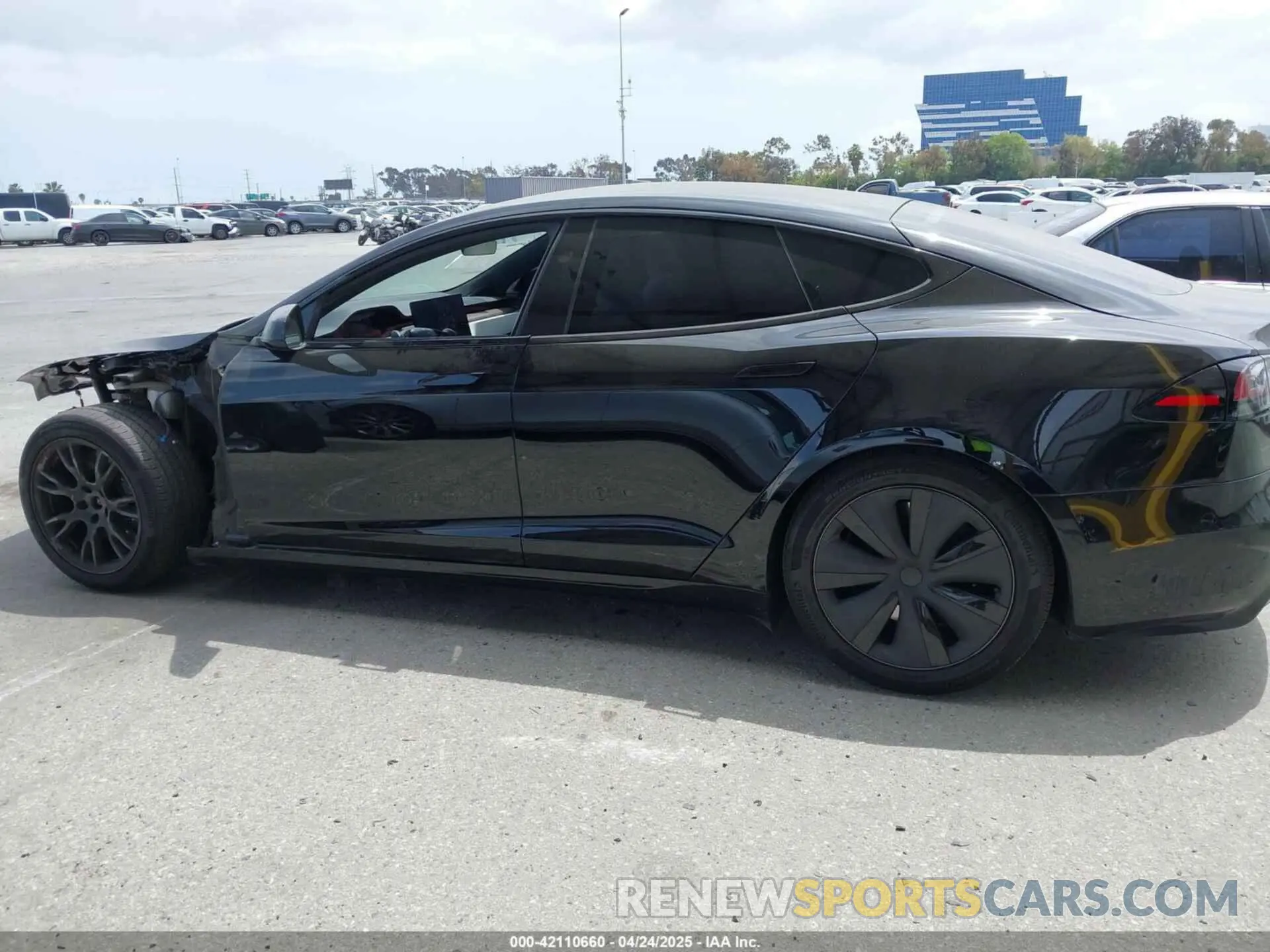 14 Photograph of a damaged car 5YJSA1E52PF528795 TESLA MODEL S 2023