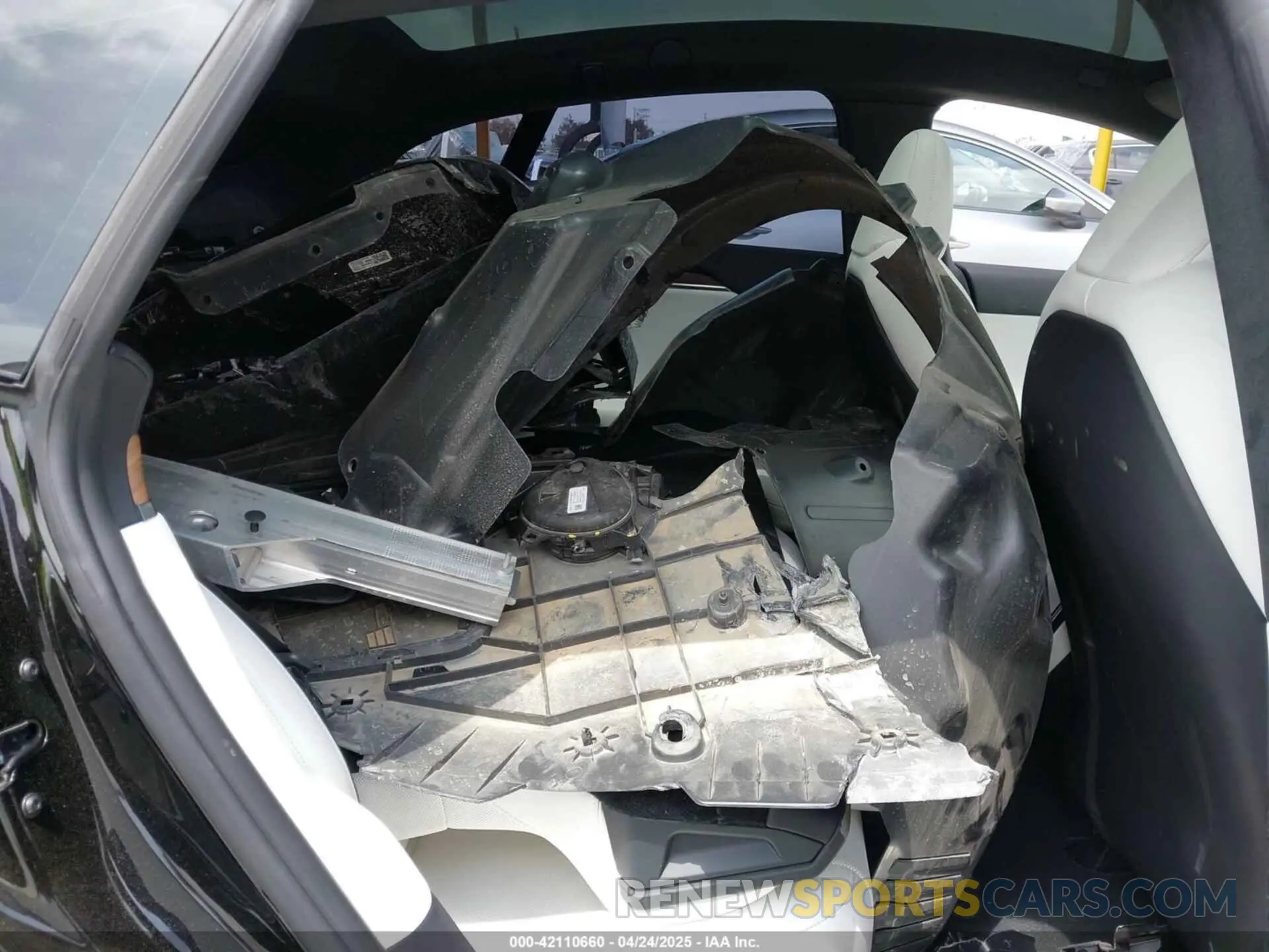 8 Photograph of a damaged car 5YJSA1E52PF528795 TESLA MODEL S 2023