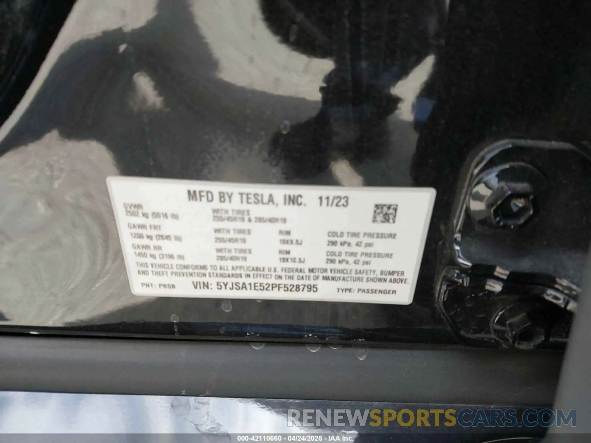 9 Photograph of a damaged car 5YJSA1E52PF528795 TESLA MODEL S 2023
