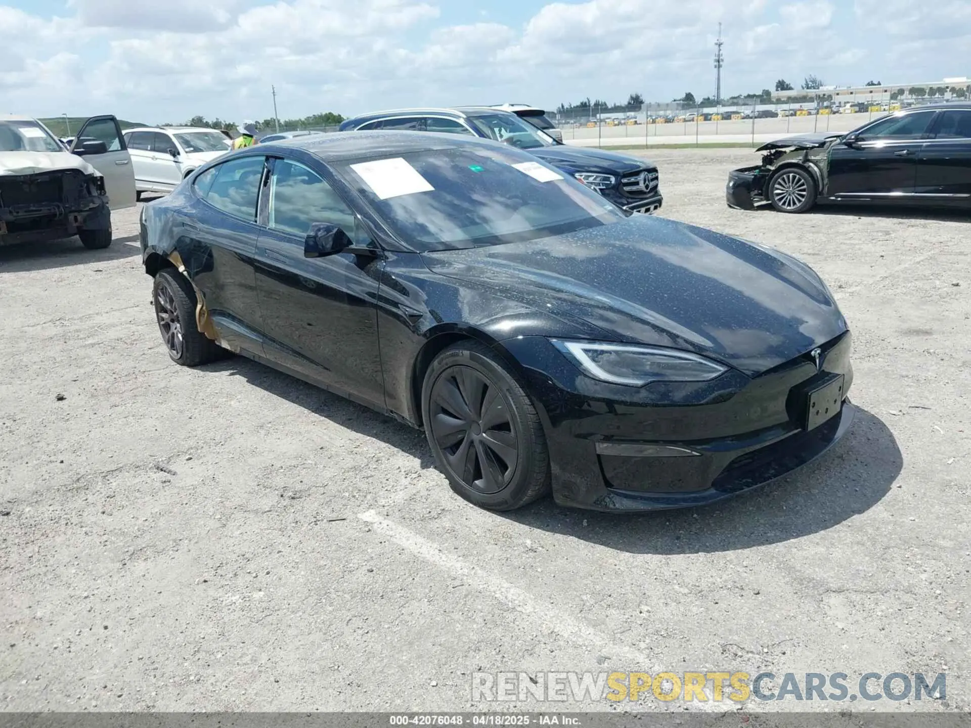 1 Photograph of a damaged car 5YJSA1E52PF531227 TESLA MODEL S 2023