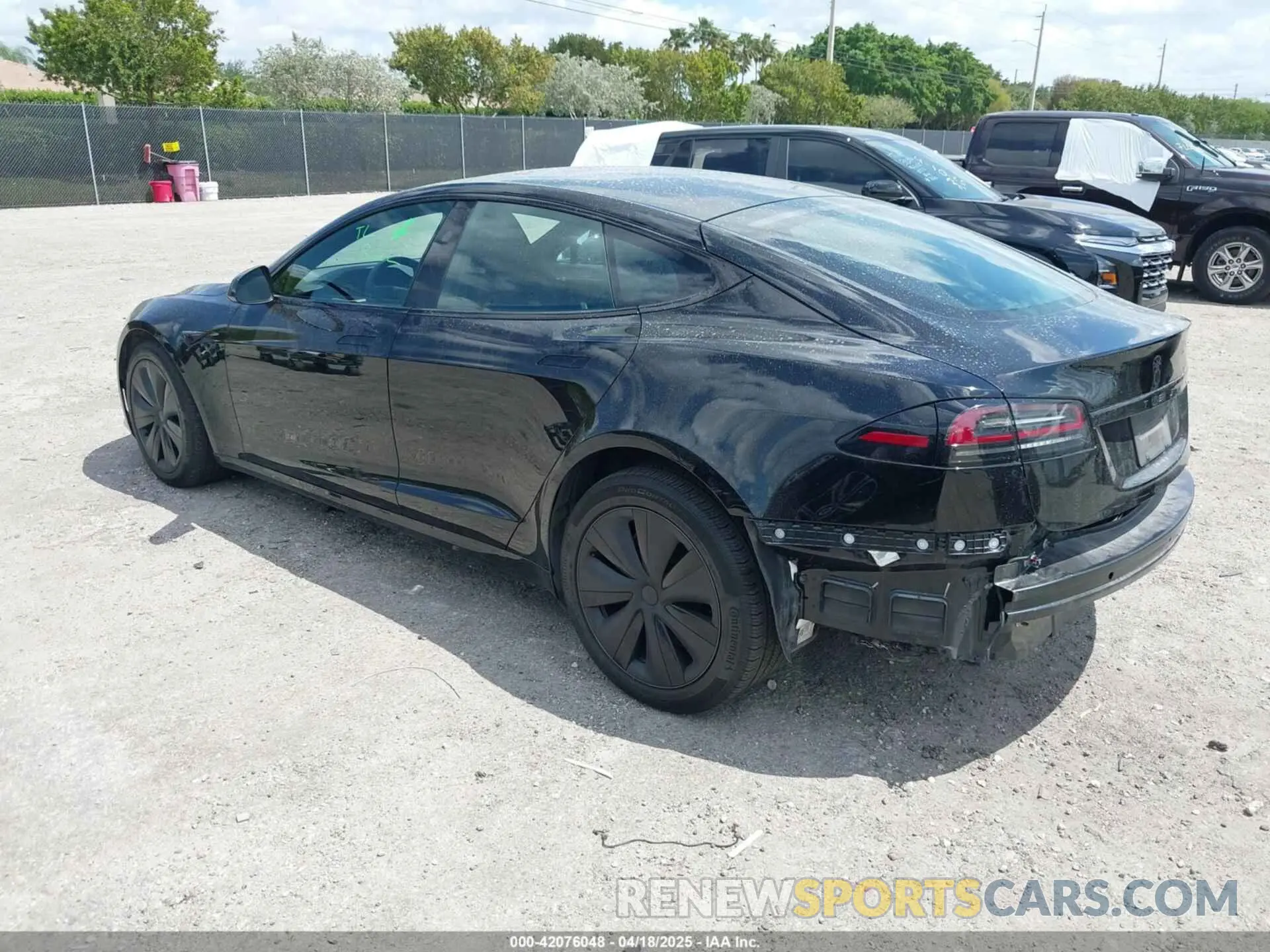 3 Photograph of a damaged car 5YJSA1E52PF531227 TESLA MODEL S 2023