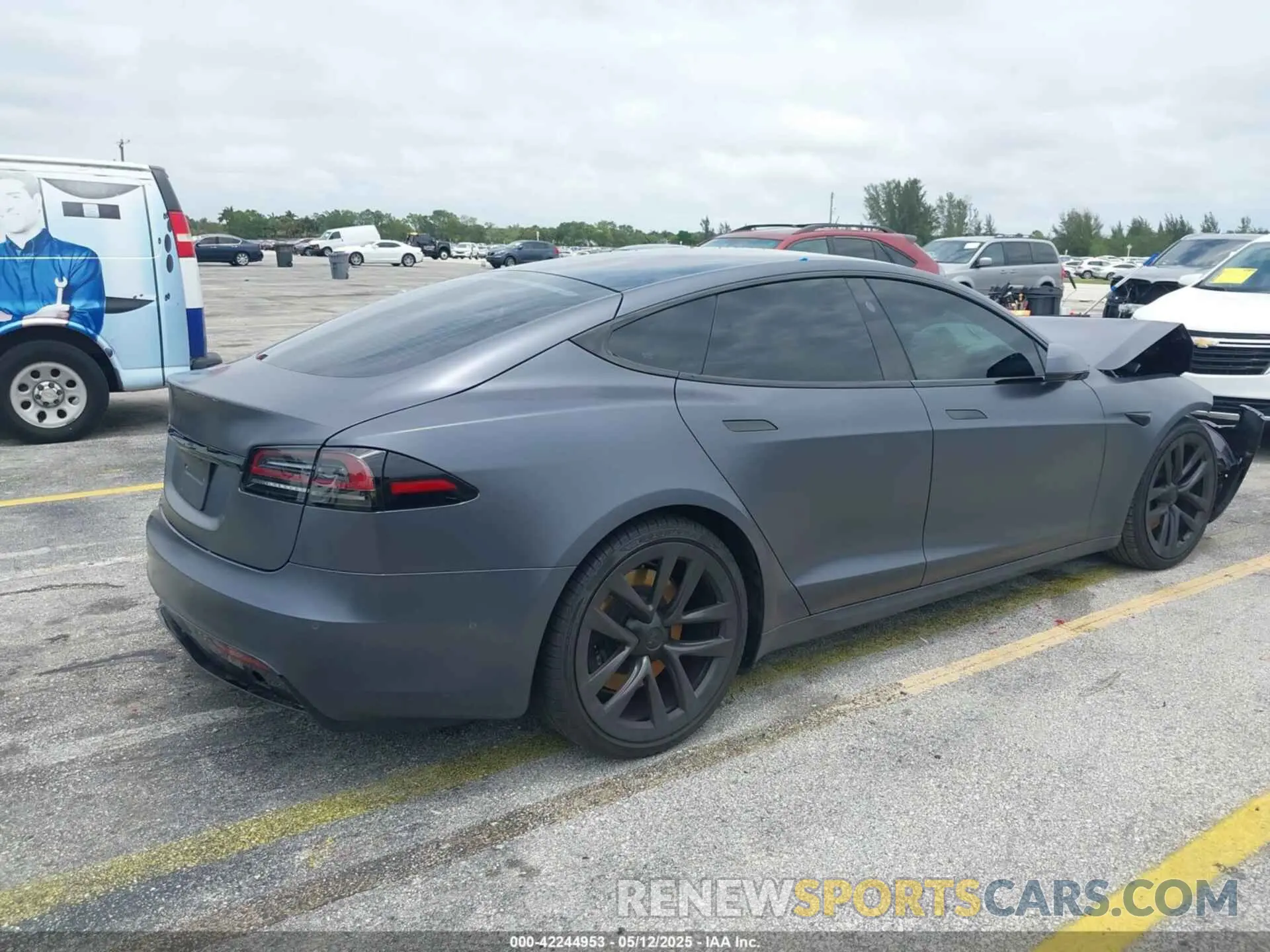 4 Photograph of a damaged car 5YJSA1E54PF501565 TESLA MODEL S 2023