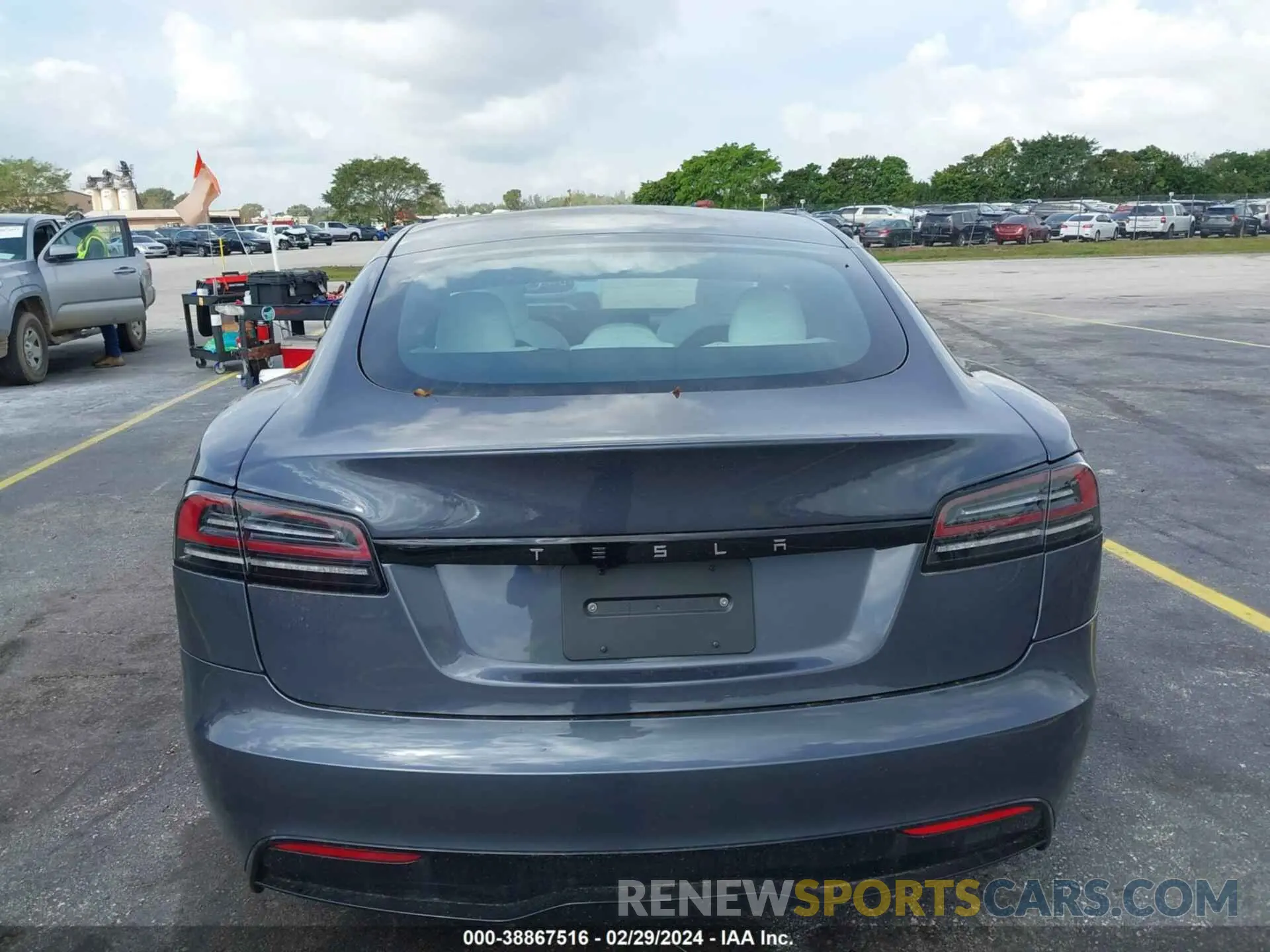 15 Photograph of a damaged car 5YJSA1E54PF521783 TESLA MODEL S 2023