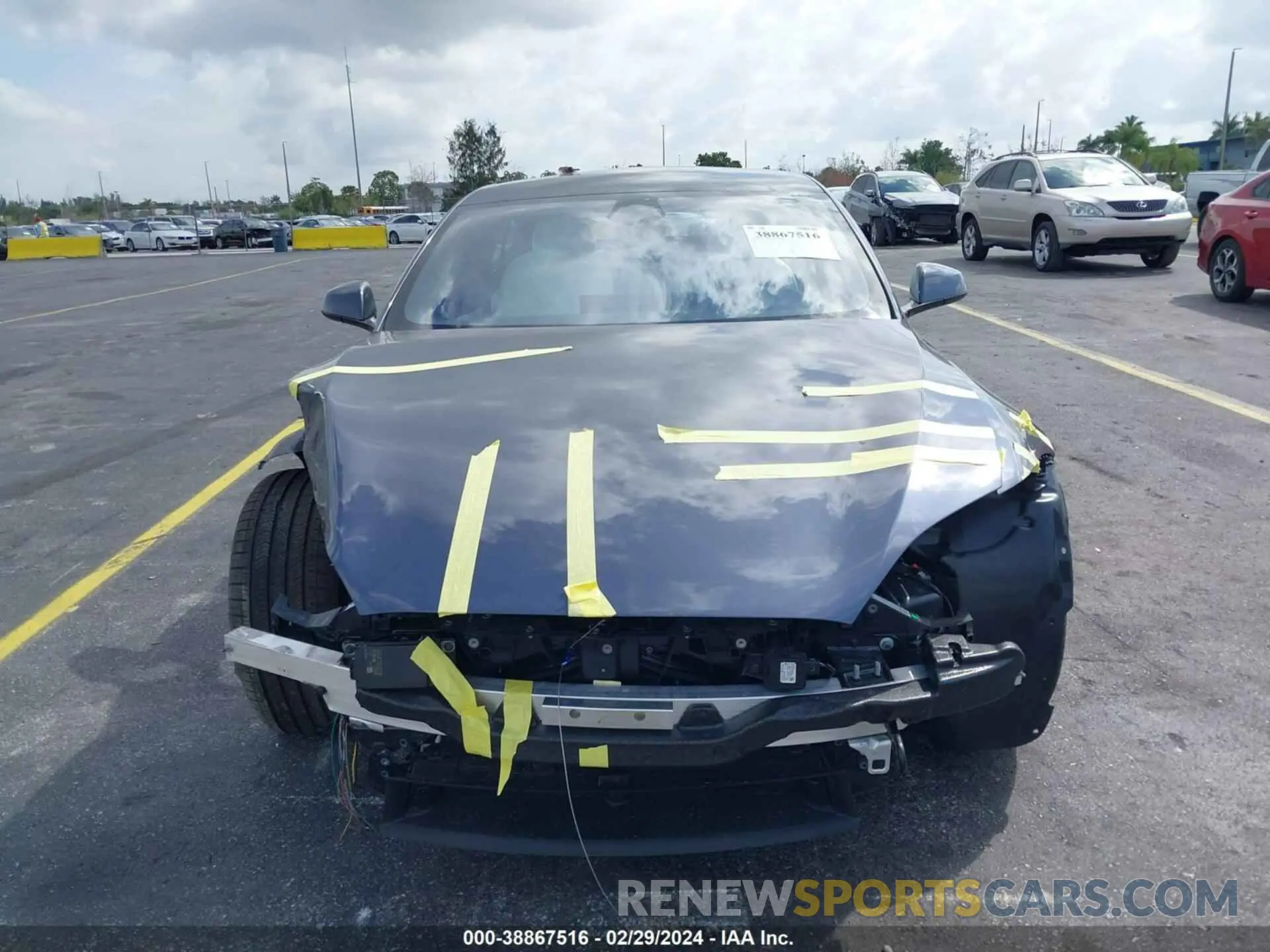 6 Photograph of a damaged car 5YJSA1E54PF521783 TESLA MODEL S 2023