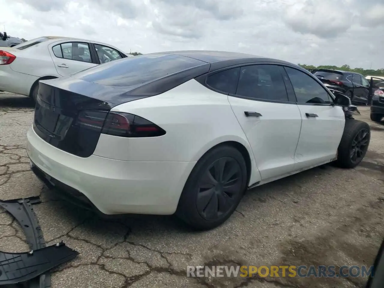 3 Photograph of a damaged car 5YJSA1E54PF527115 TESLA MODEL S 2023