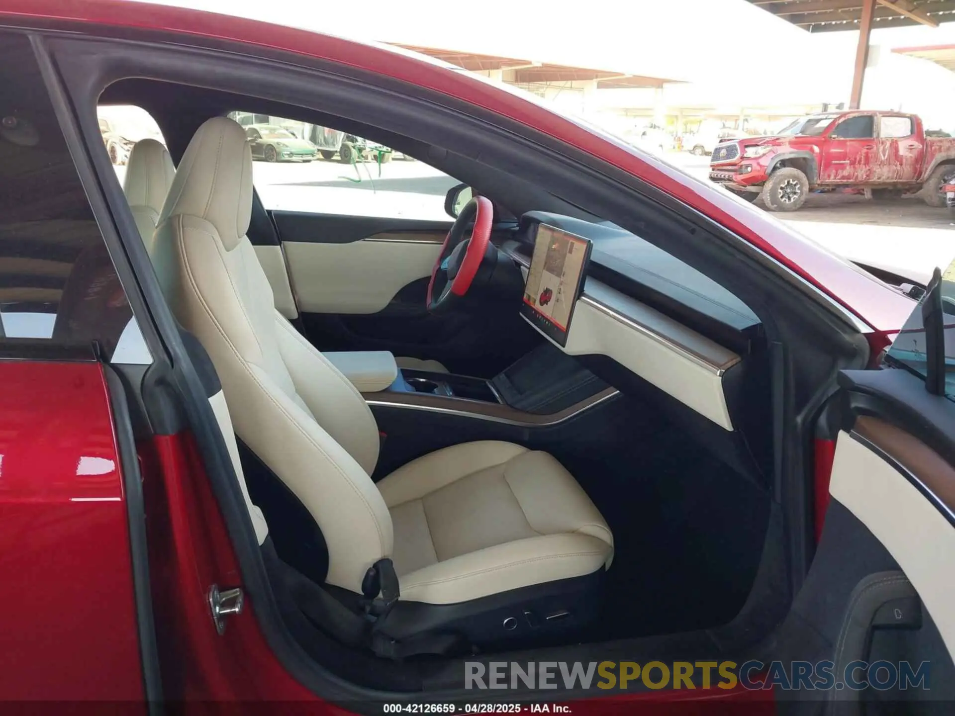 5 Photograph of a damaged car 5YJSA1E55PF513708 TESLA MODEL S 2023