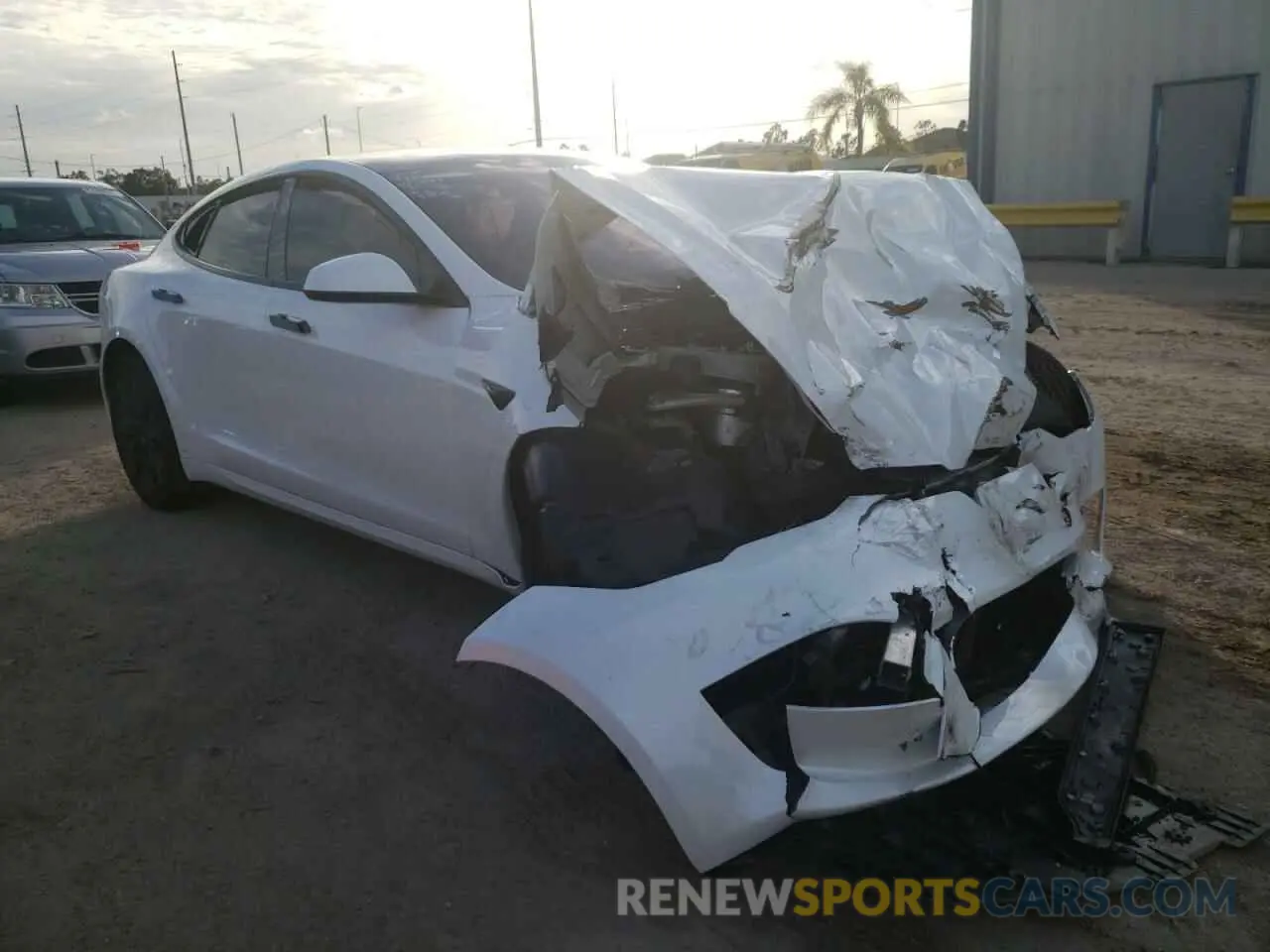 4 Photograph of a damaged car 5YJSA1E55PF518858 TESLA MODEL S 2023