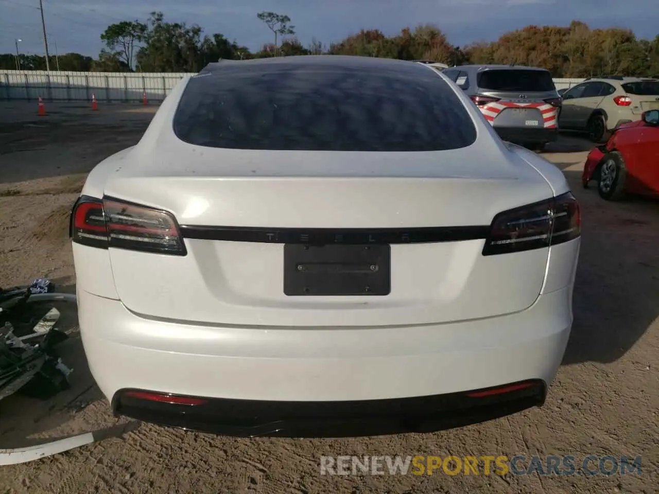 6 Photograph of a damaged car 5YJSA1E55PF518858 TESLA MODEL S 2023
