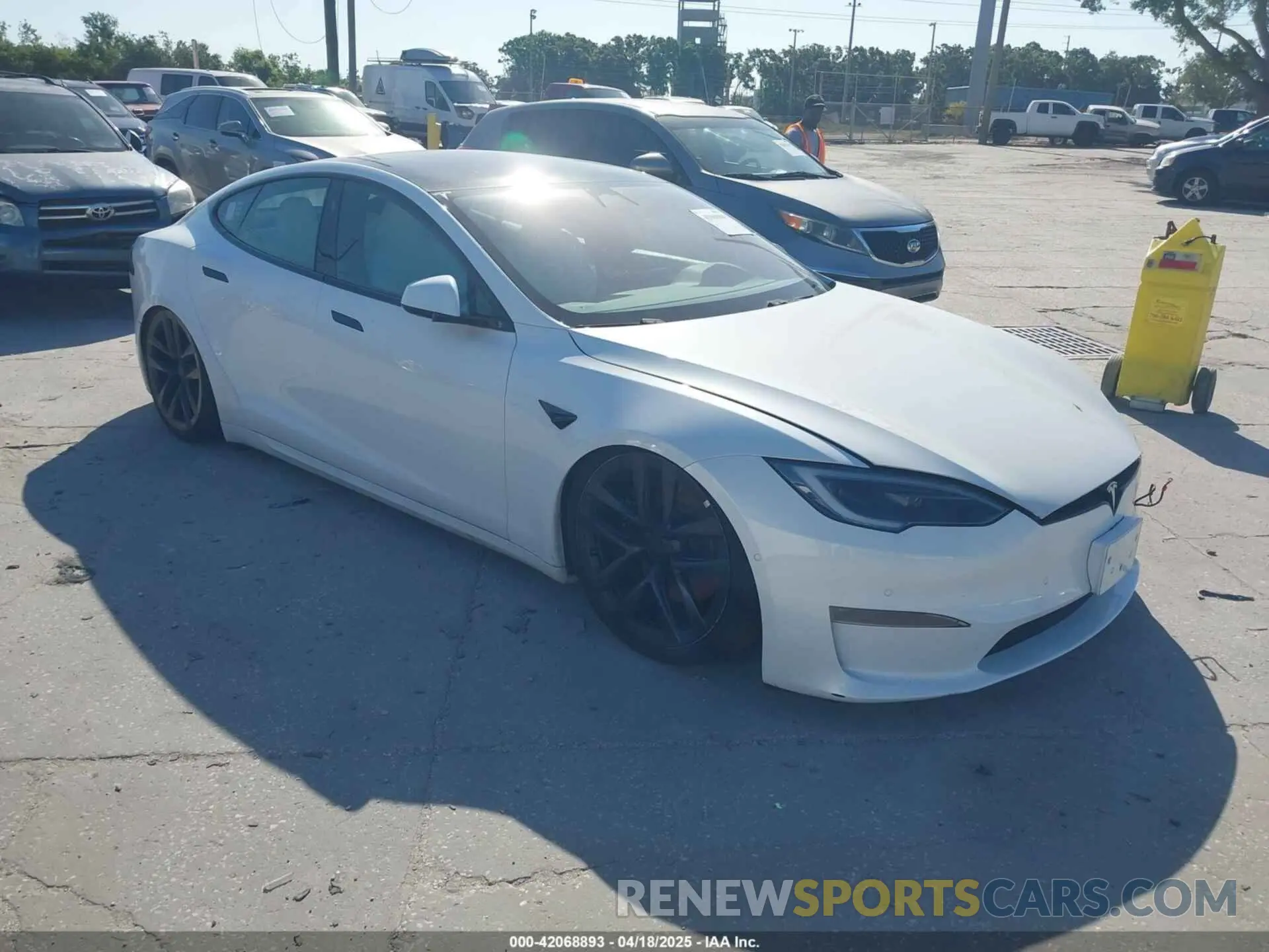 1 Photograph of a damaged car 5YJSA1E57PF501270 TESLA MODEL S 2023