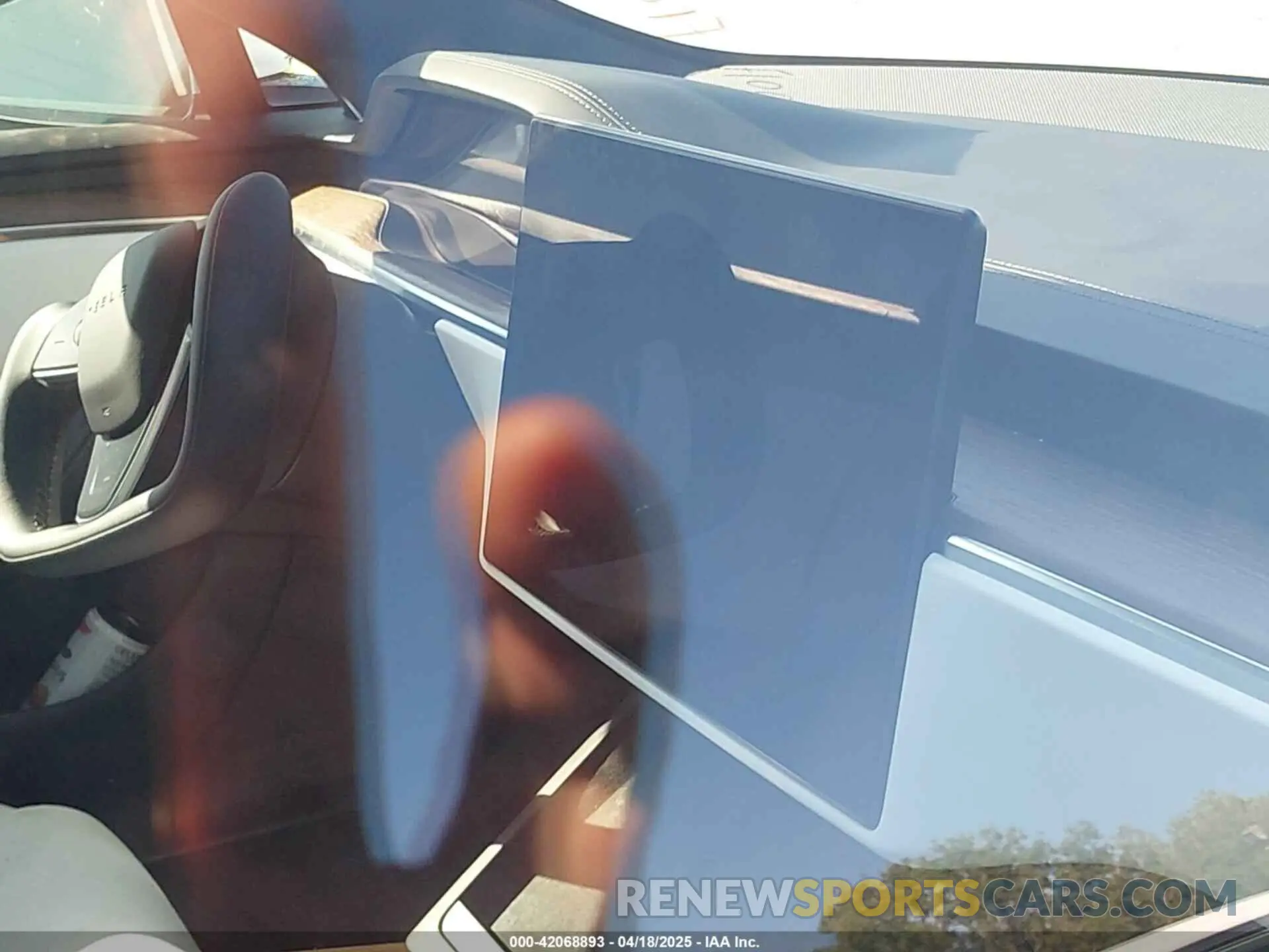 7 Photograph of a damaged car 5YJSA1E57PF501270 TESLA MODEL S 2023