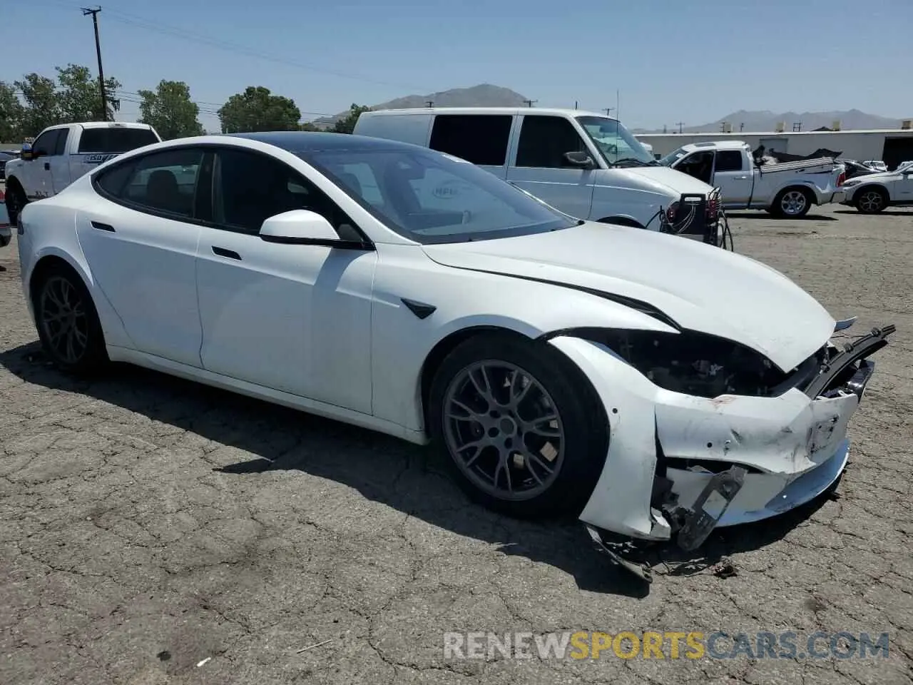 4 Photograph of a damaged car 5YJSA1E58PF500032 TESLA MODEL S 2023