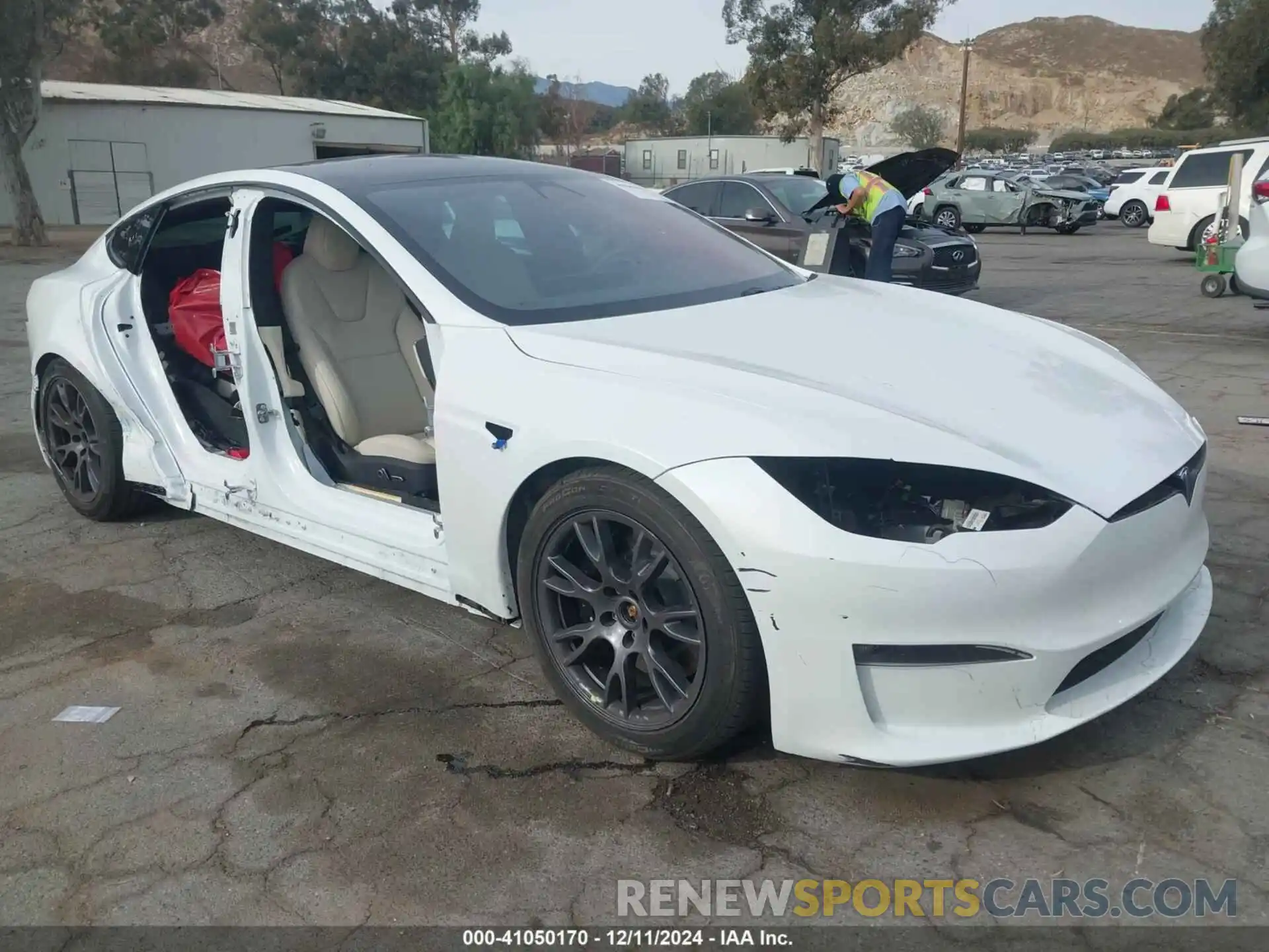 1 Photograph of a damaged car 5YJSA1E58PF511631 TESLA MODEL S 2023