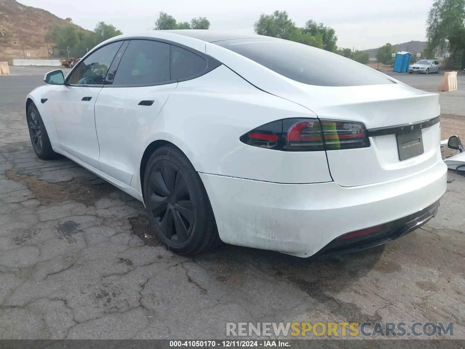 3 Photograph of a damaged car 5YJSA1E58PF511631 TESLA MODEL S 2023