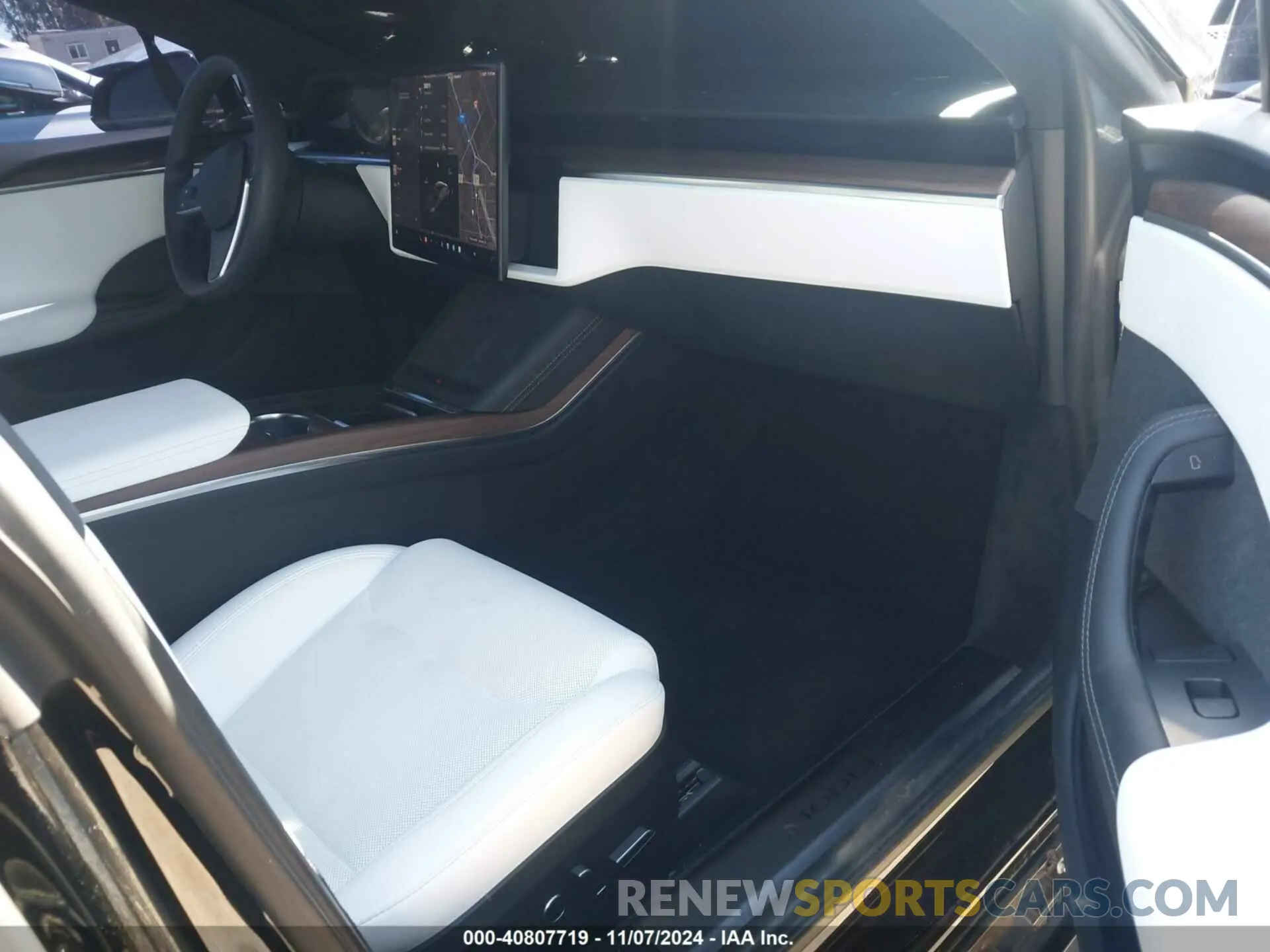 5 Photograph of a damaged car 5YJSA1E58PF522757 TESLA MODEL S 2023