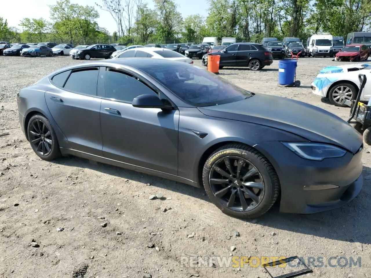 4 Photograph of a damaged car 5YJSA1E58PF526873 TESLA MODEL S 2023