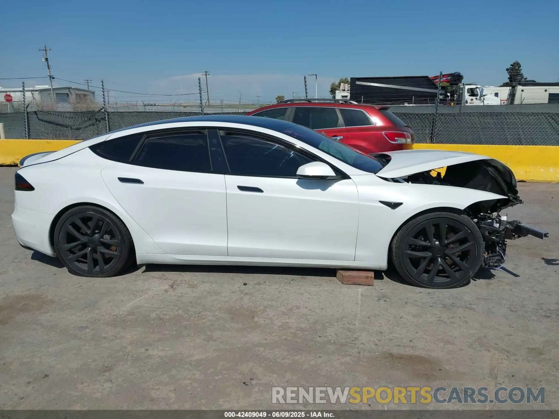 13 Photograph of a damaged car 5YJSA1E59PF500816 TESLA MODEL S 2023