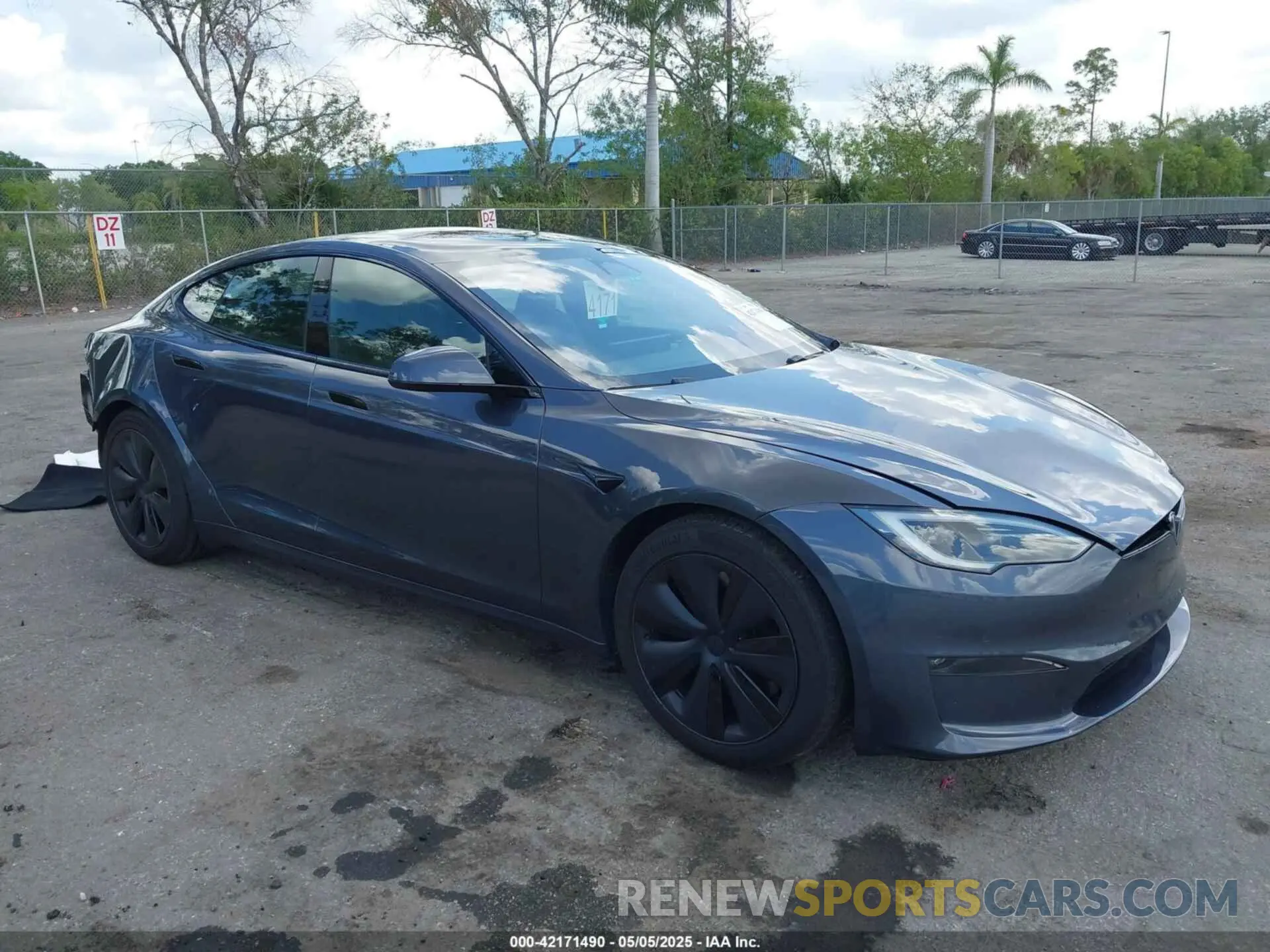 1 Photograph of a damaged car 5YJSA1E59PF502274 TESLA MODEL S 2023