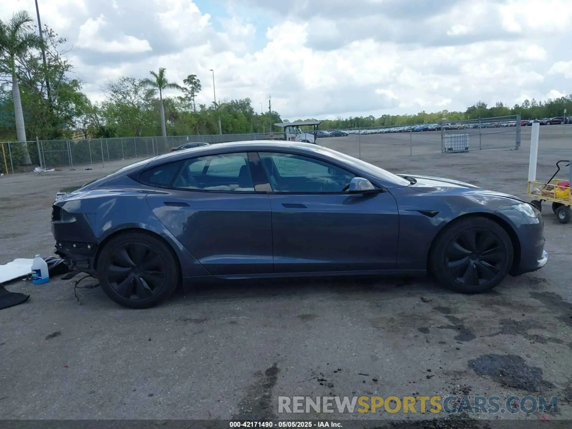13 Photograph of a damaged car 5YJSA1E59PF502274 TESLA MODEL S 2023