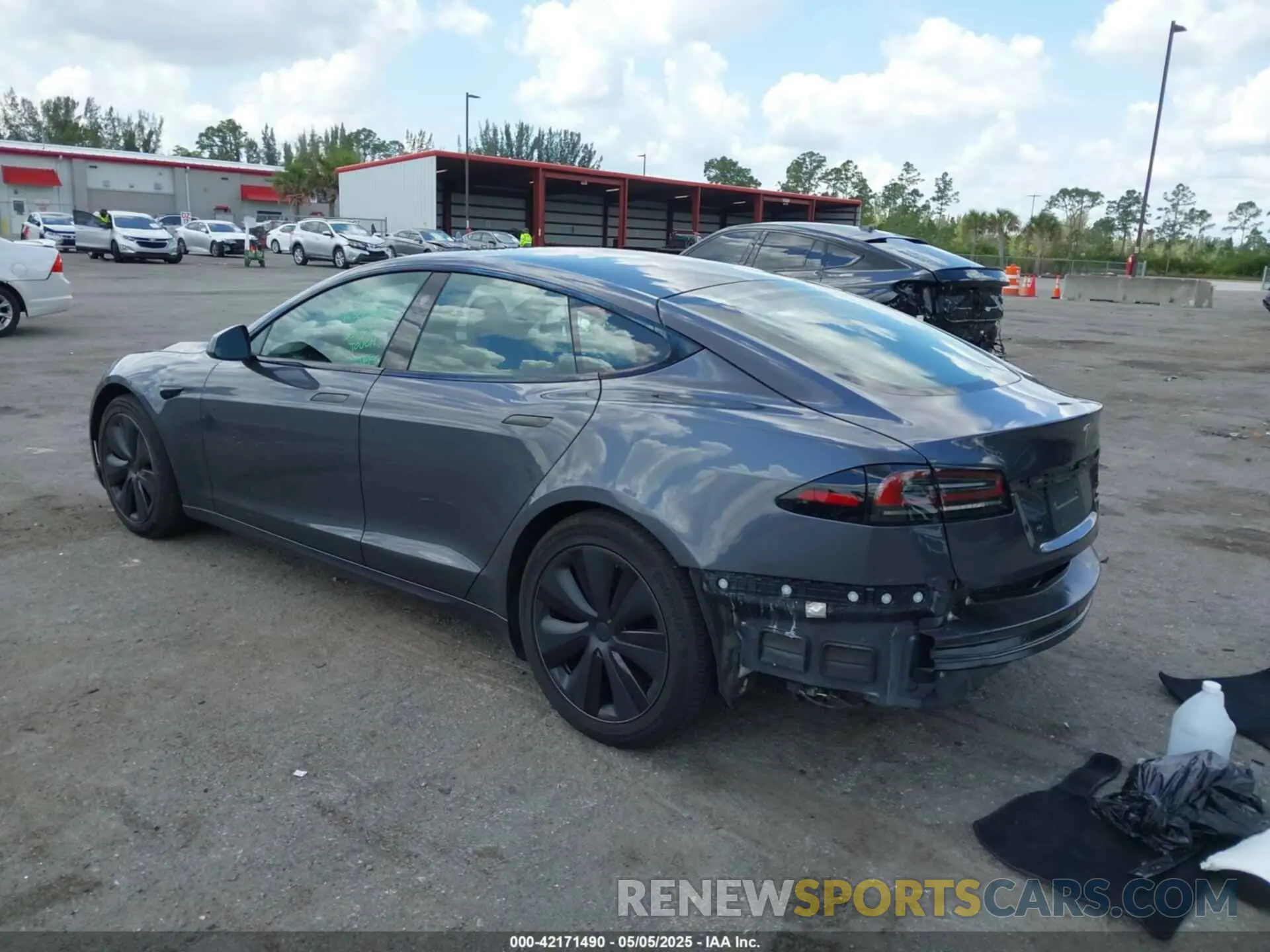 3 Photograph of a damaged car 5YJSA1E59PF502274 TESLA MODEL S 2023