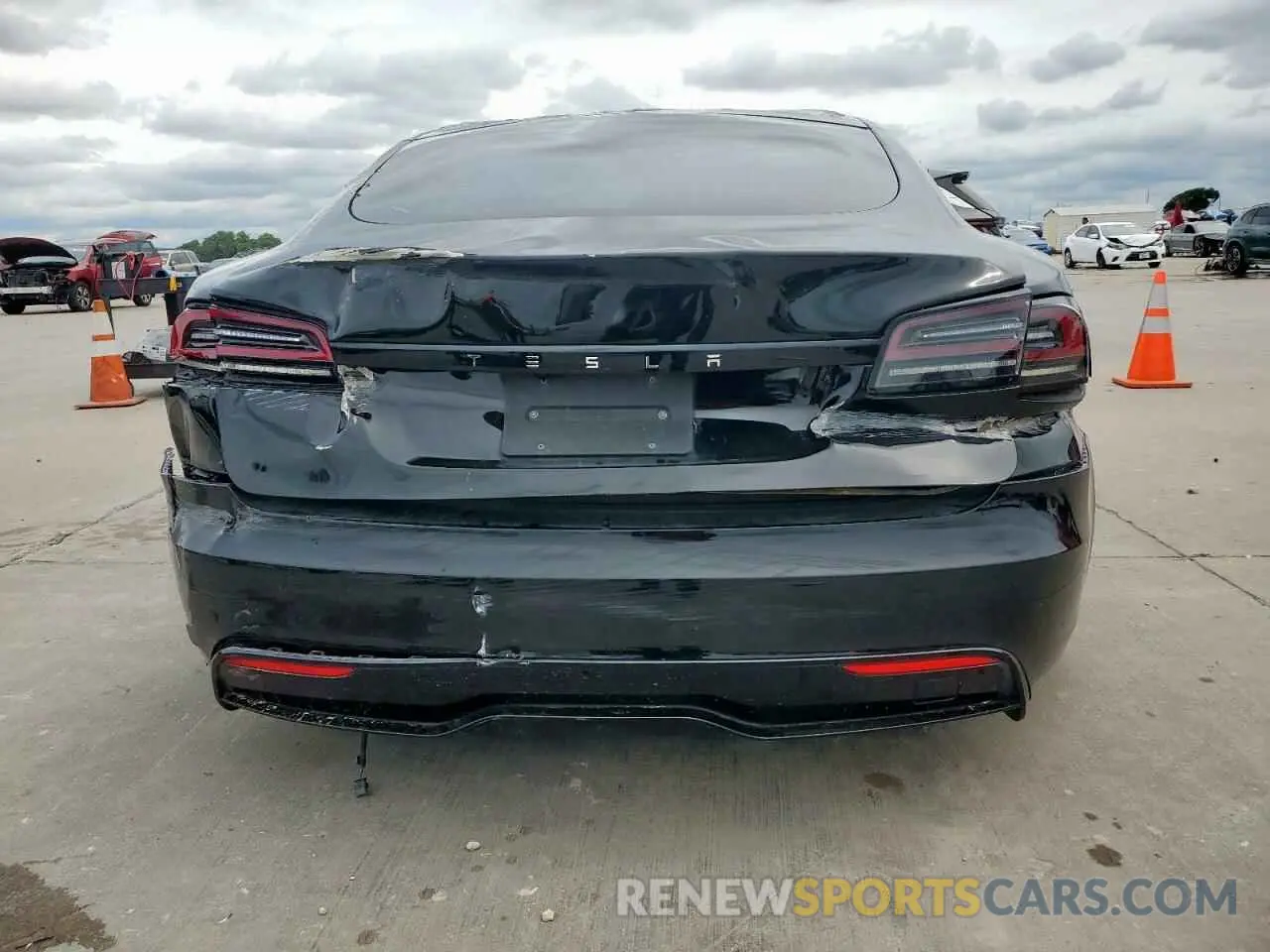 6 Photograph of a damaged car 5YJSA1E59PF512318 TESLA MODEL S 2023
