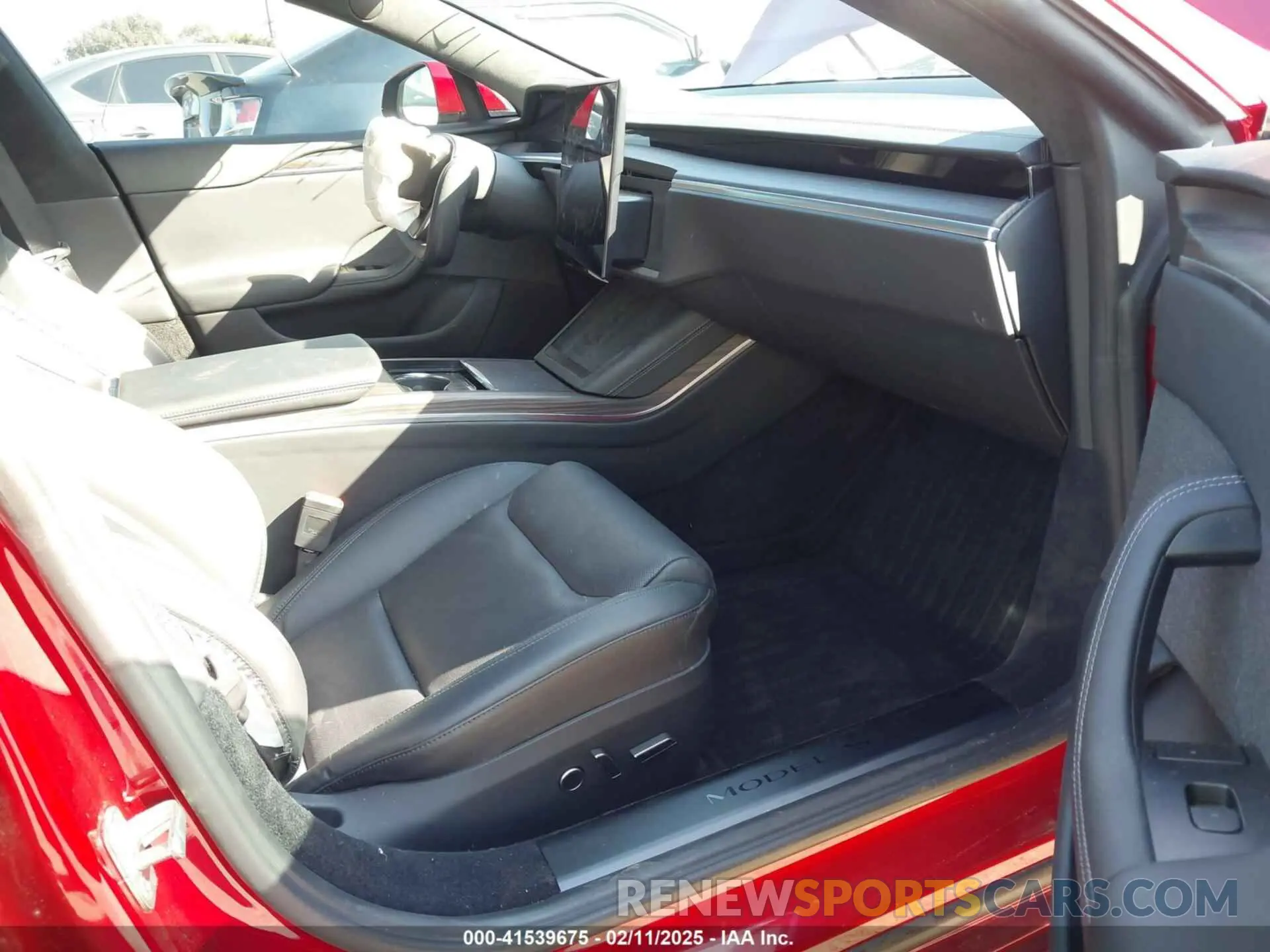 5 Photograph of a damaged car 5YJSA1E5XPF519780 TESLA MODEL S 2023