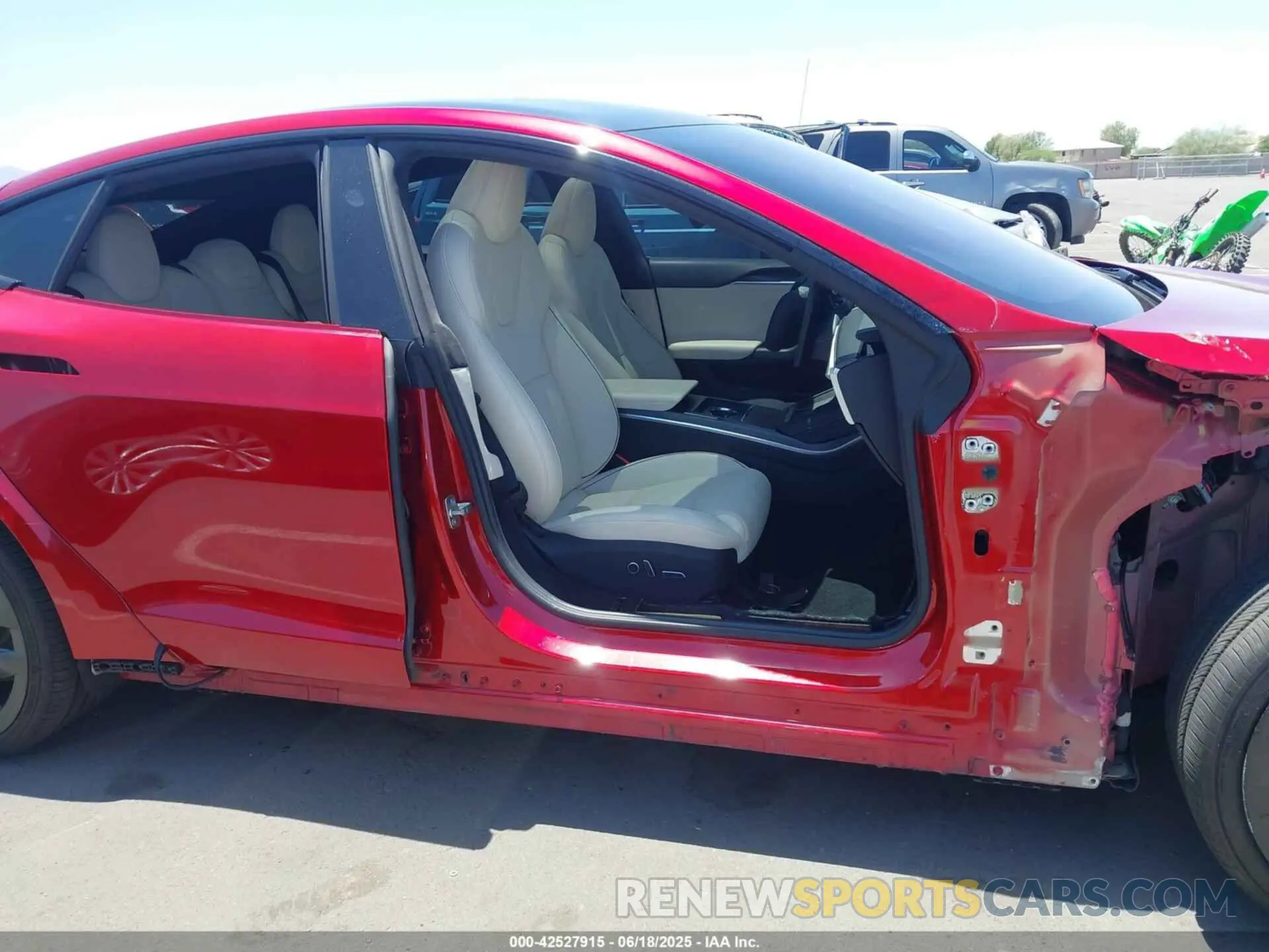 14 Photograph of a damaged car 5YJSA1E62PF510449 TESLA MODEL S 2023