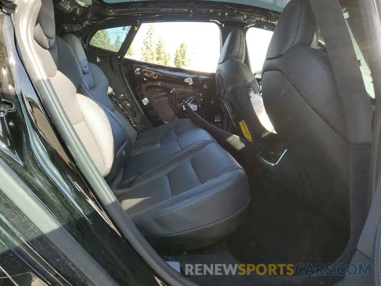 10 Photograph of a damaged car 5YJSA1E63PF505177 TESLA MODEL S 2023