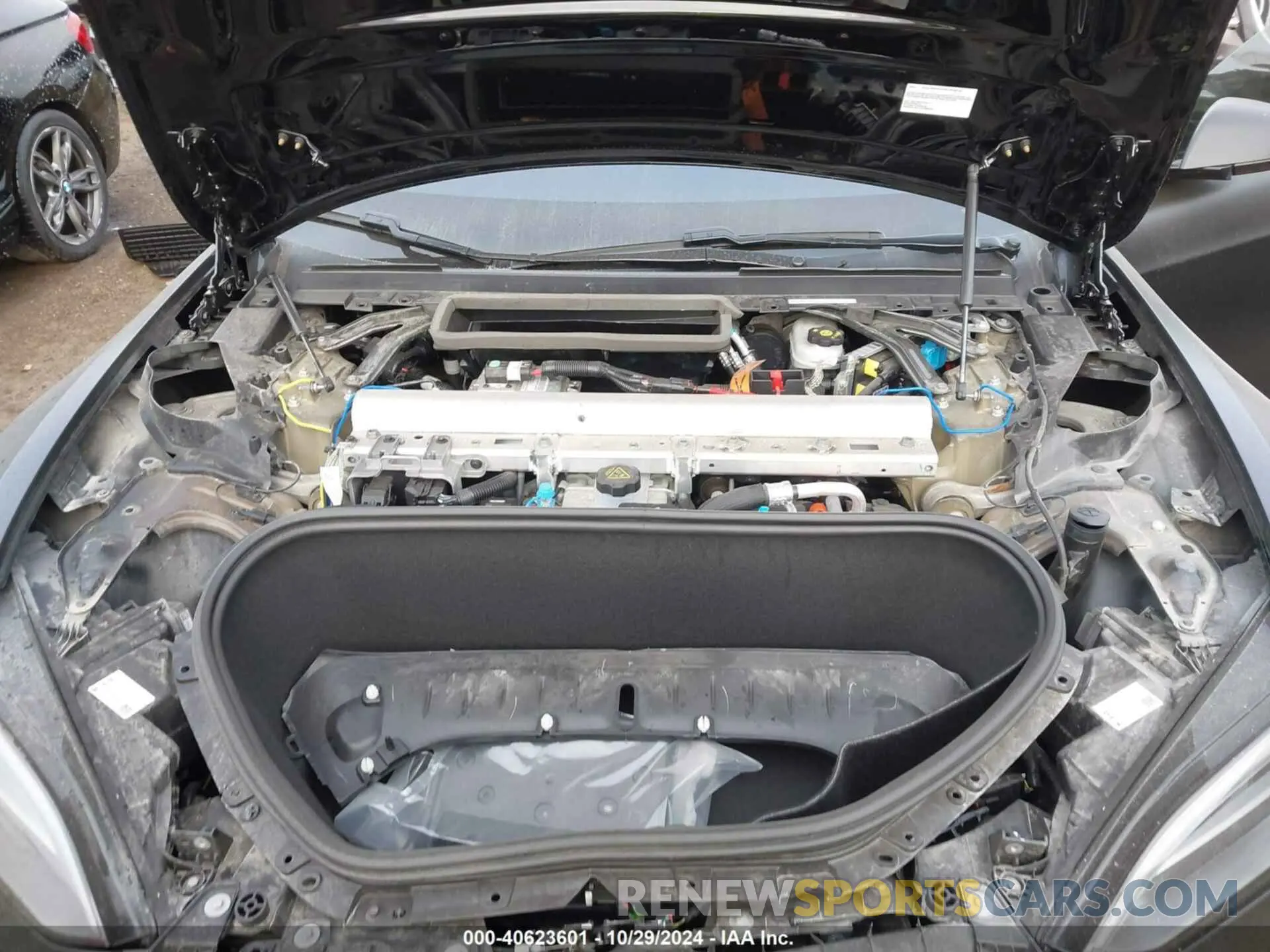 10 Photograph of a damaged car 5YJSA1E63PF530774 TESLA MODEL S 2023