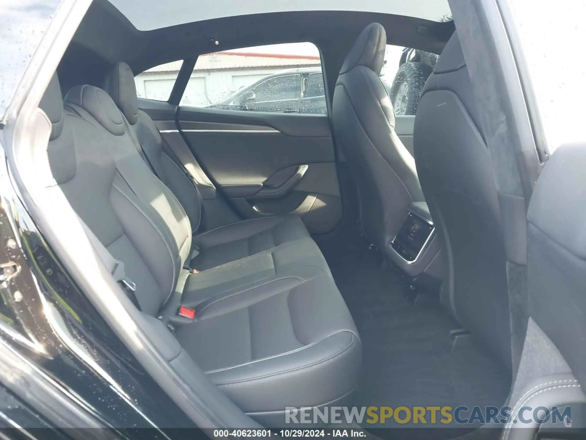 8 Photograph of a damaged car 5YJSA1E63PF530774 TESLA MODEL S 2023
