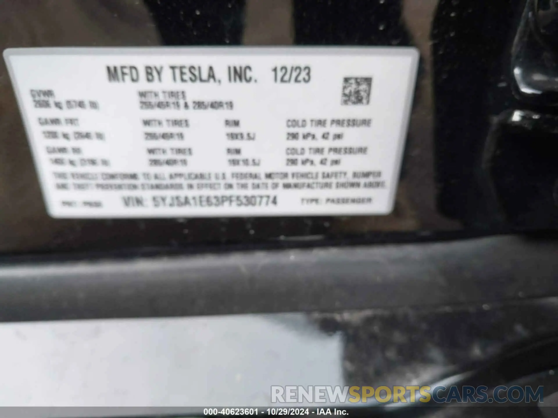 9 Photograph of a damaged car 5YJSA1E63PF530774 TESLA MODEL S 2023