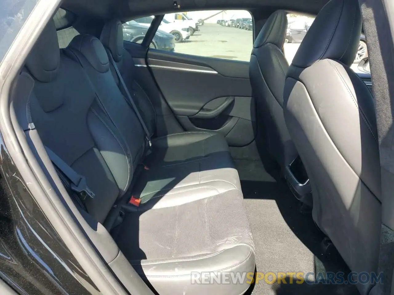 10 Photograph of a damaged car 5YJSA1E64PF524207 TESLA MODEL S 2023
