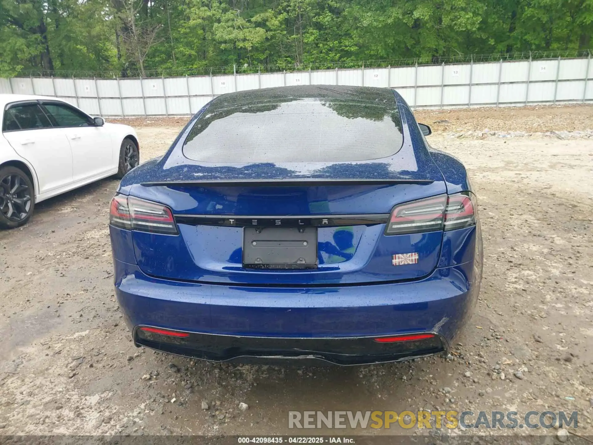 16 Photograph of a damaged car 5YJSA1E64PF525308 TESLA MODEL S 2023