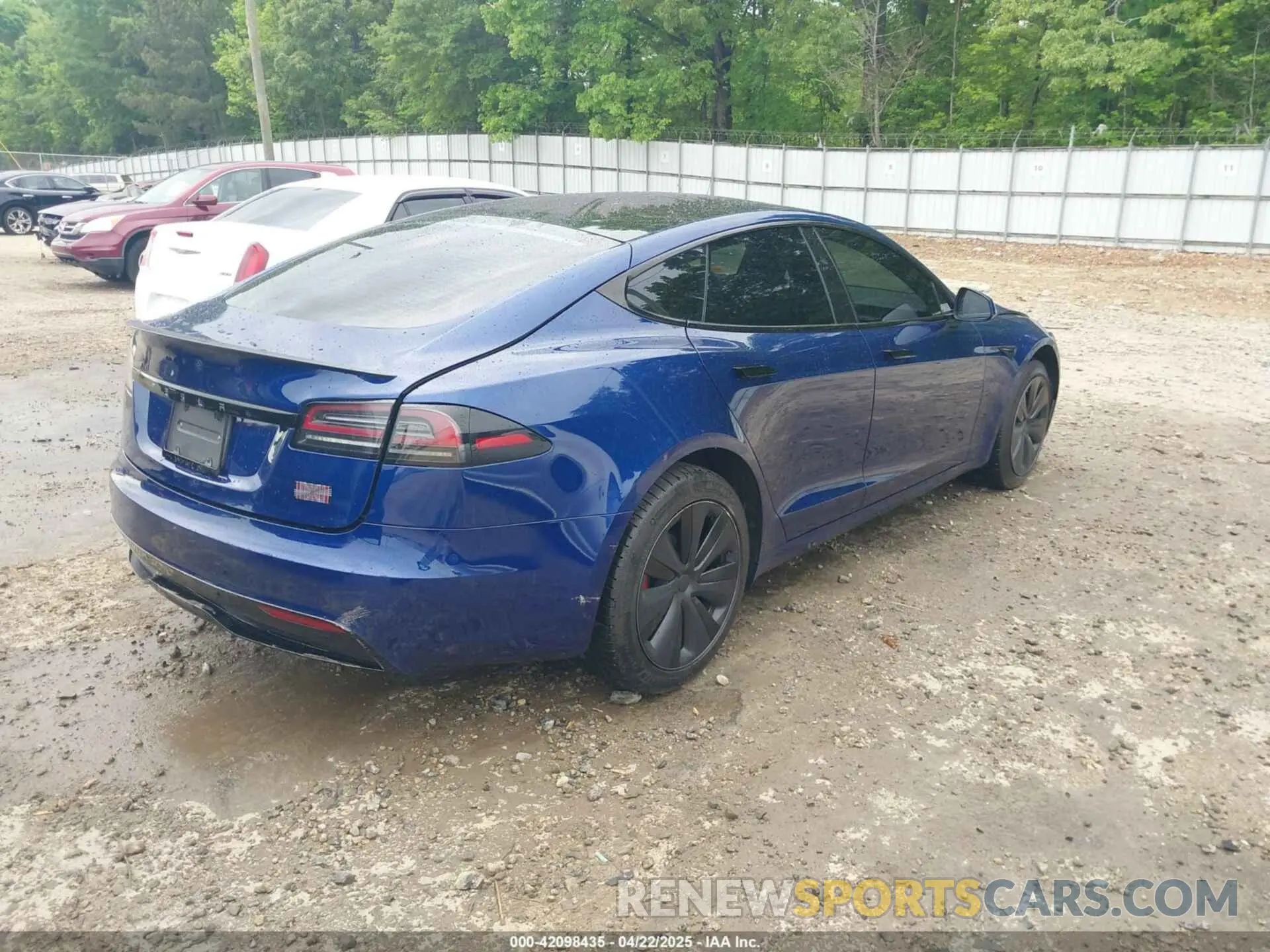 4 Photograph of a damaged car 5YJSA1E64PF525308 TESLA MODEL S 2023