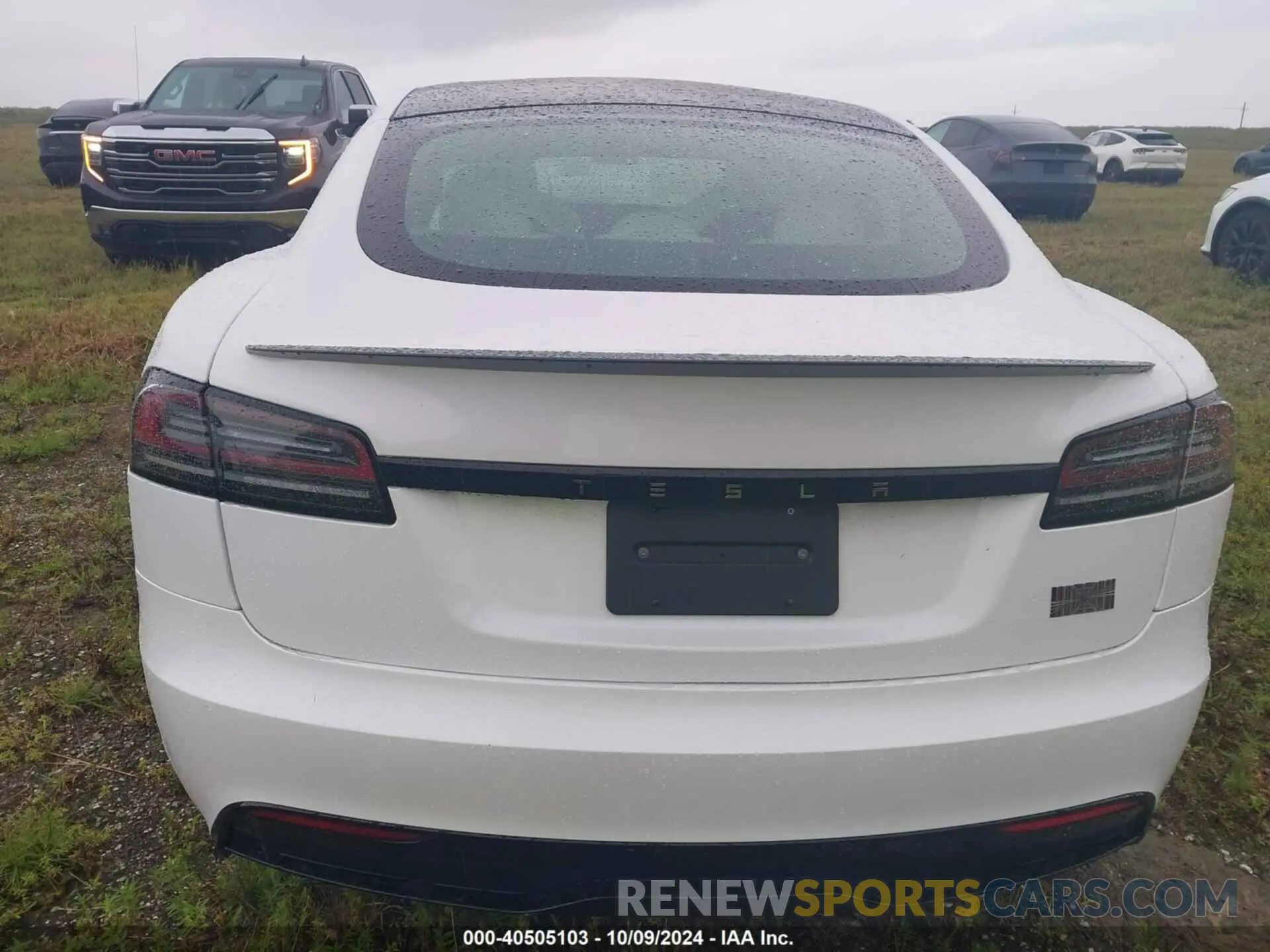 16 Photograph of a damaged car 5YJSA1E65PF528105 TESLA MODEL S 2023