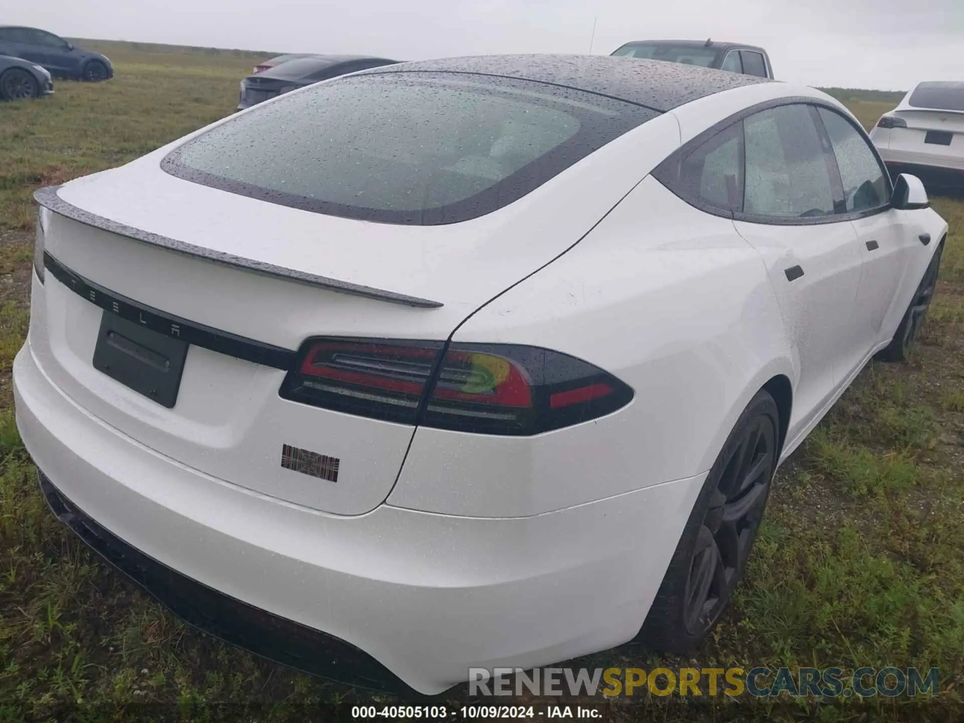 4 Photograph of a damaged car 5YJSA1E65PF528105 TESLA MODEL S 2023