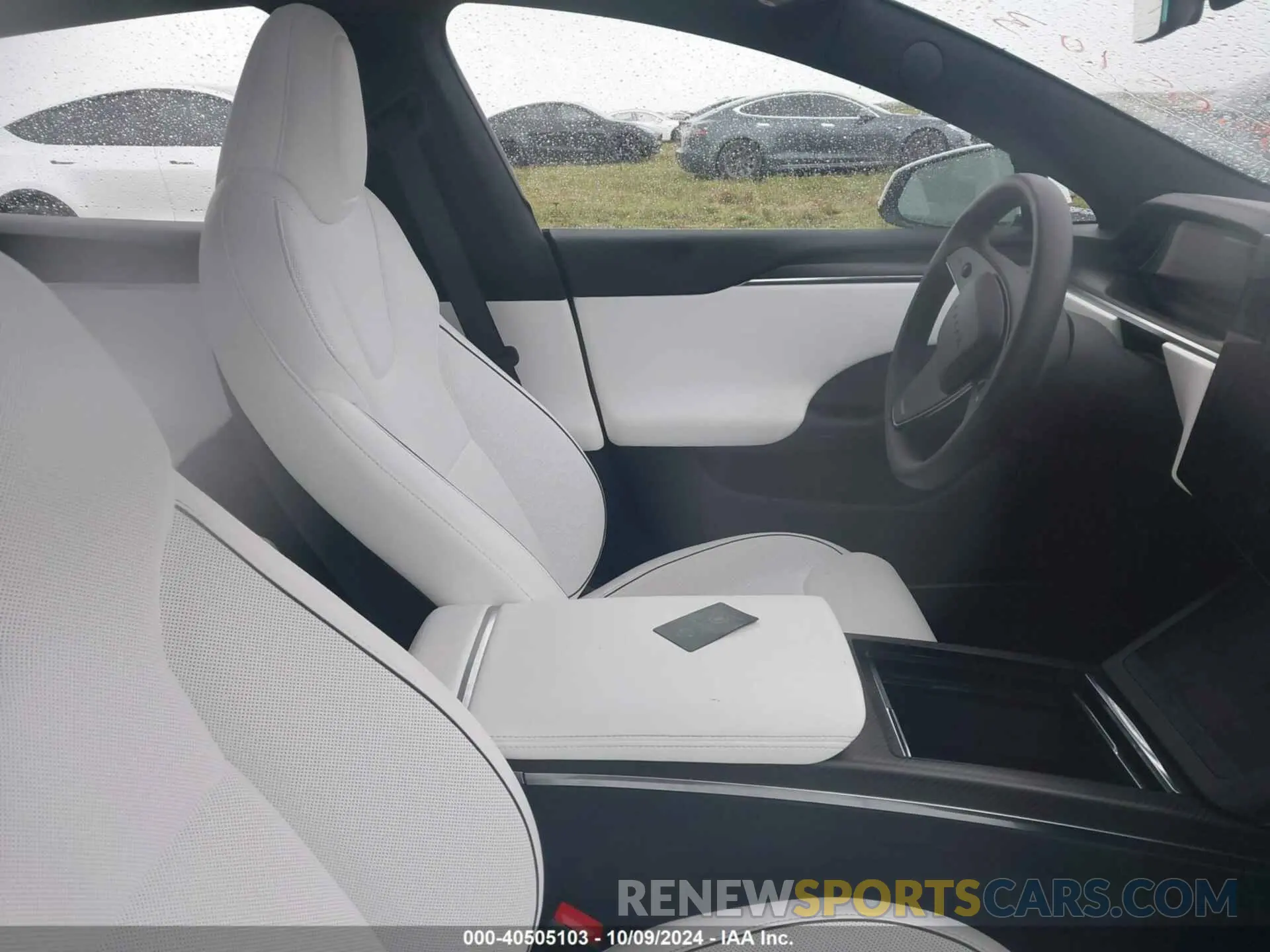 5 Photograph of a damaged car 5YJSA1E65PF528105 TESLA MODEL S 2023
