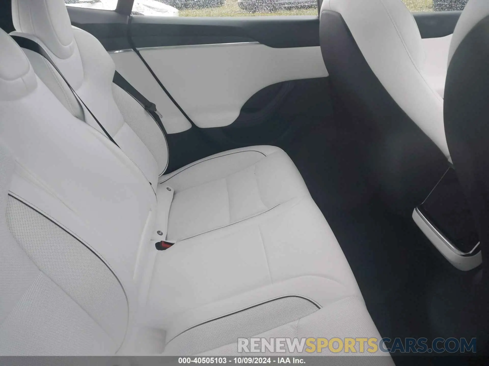 8 Photograph of a damaged car 5YJSA1E65PF528105 TESLA MODEL S 2023