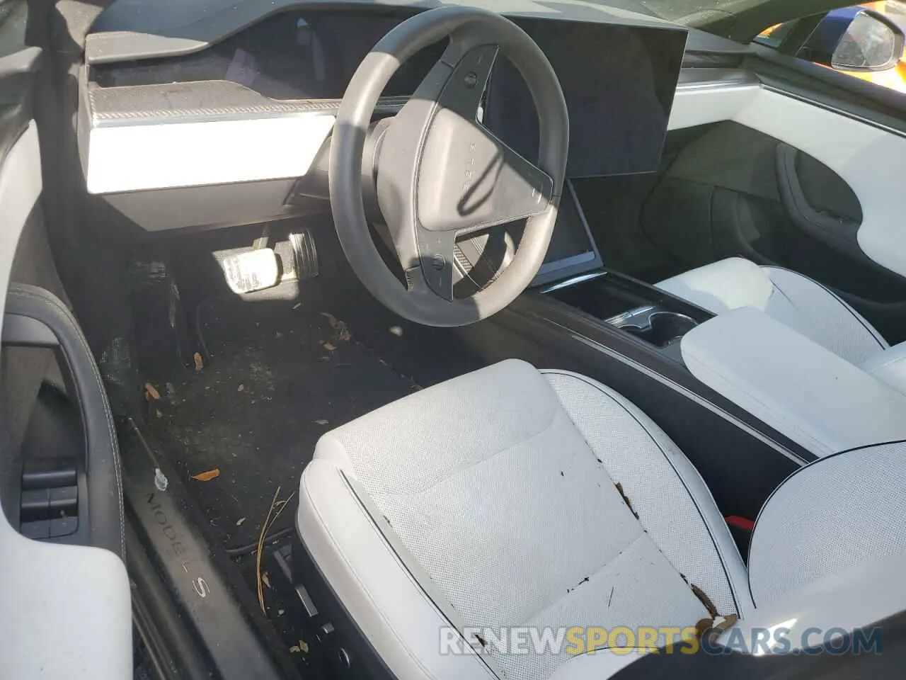8 Photograph of a damaged car 5YJSA1E66PF511930 TESLA MODEL S 2023