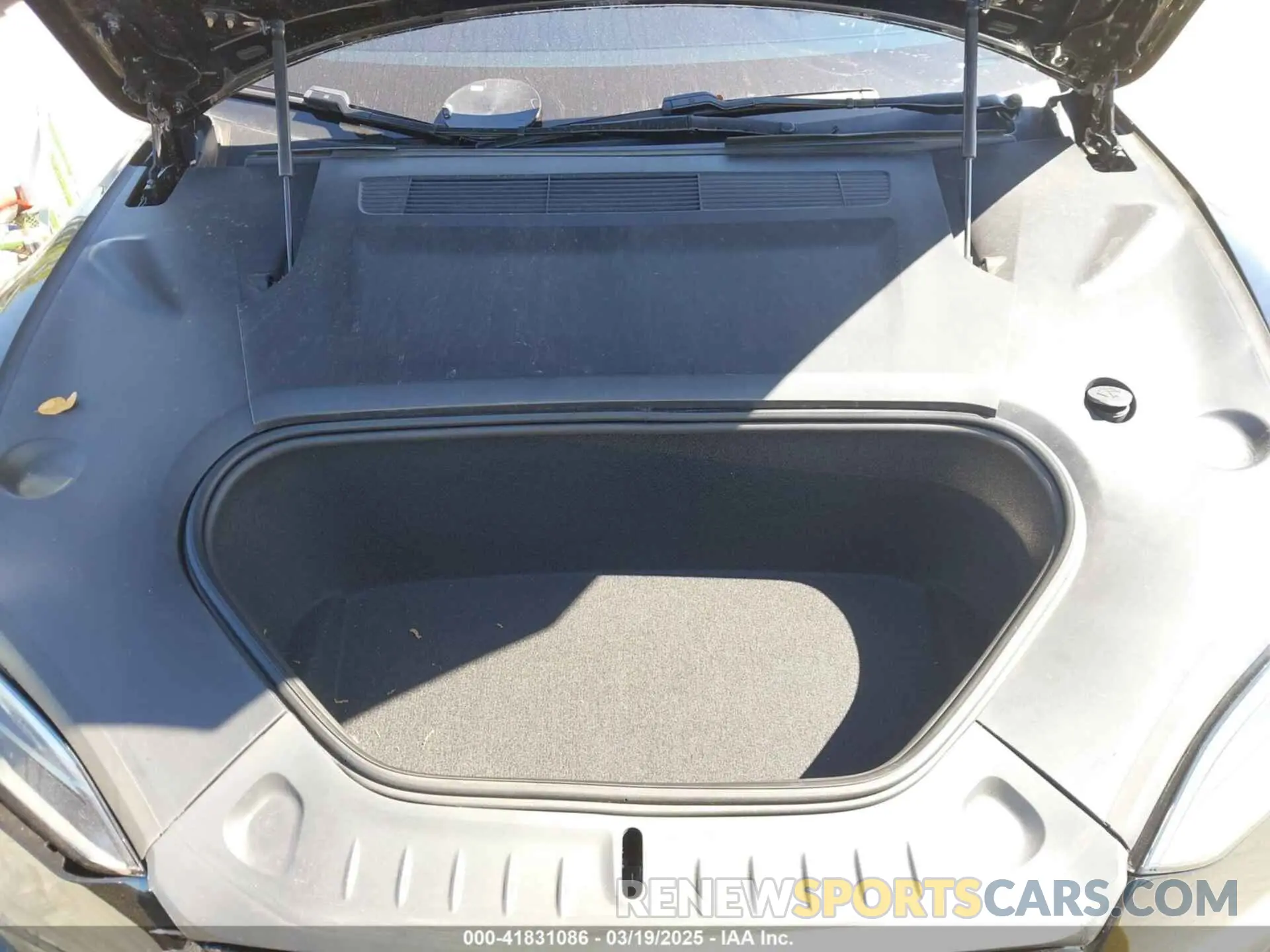 10 Photograph of a damaged car 5YJSA1E67PF528171 TESLA MODEL S 2023