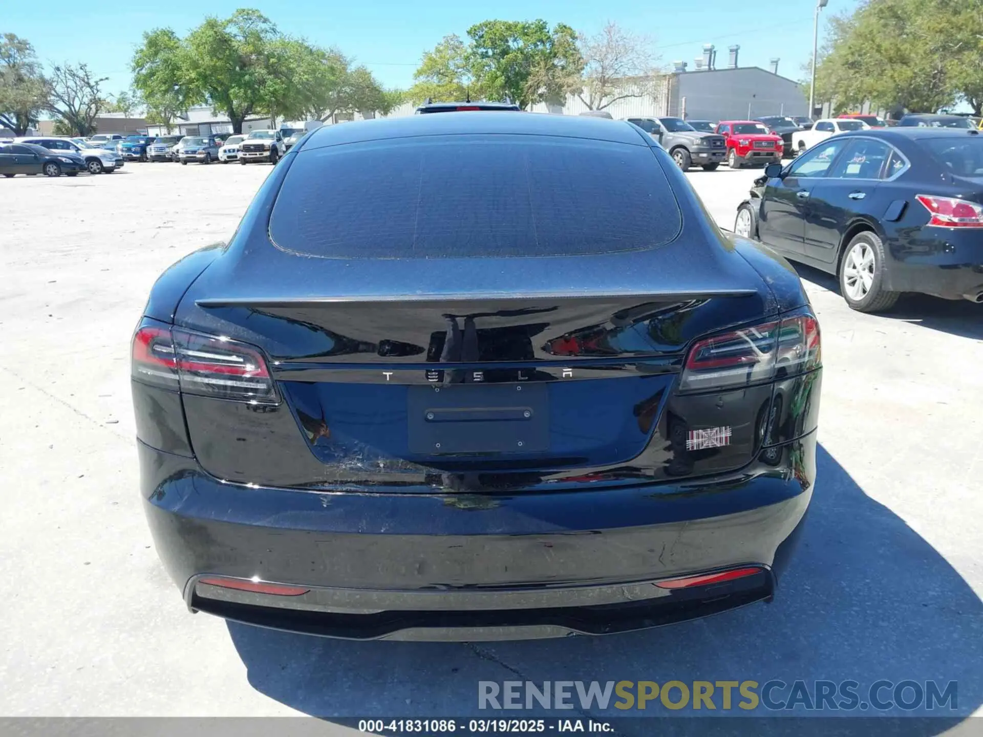 15 Photograph of a damaged car 5YJSA1E67PF528171 TESLA MODEL S 2023