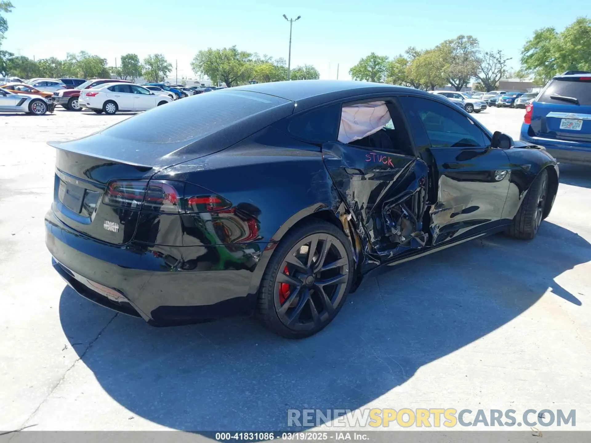 4 Photograph of a damaged car 5YJSA1E67PF528171 TESLA MODEL S 2023