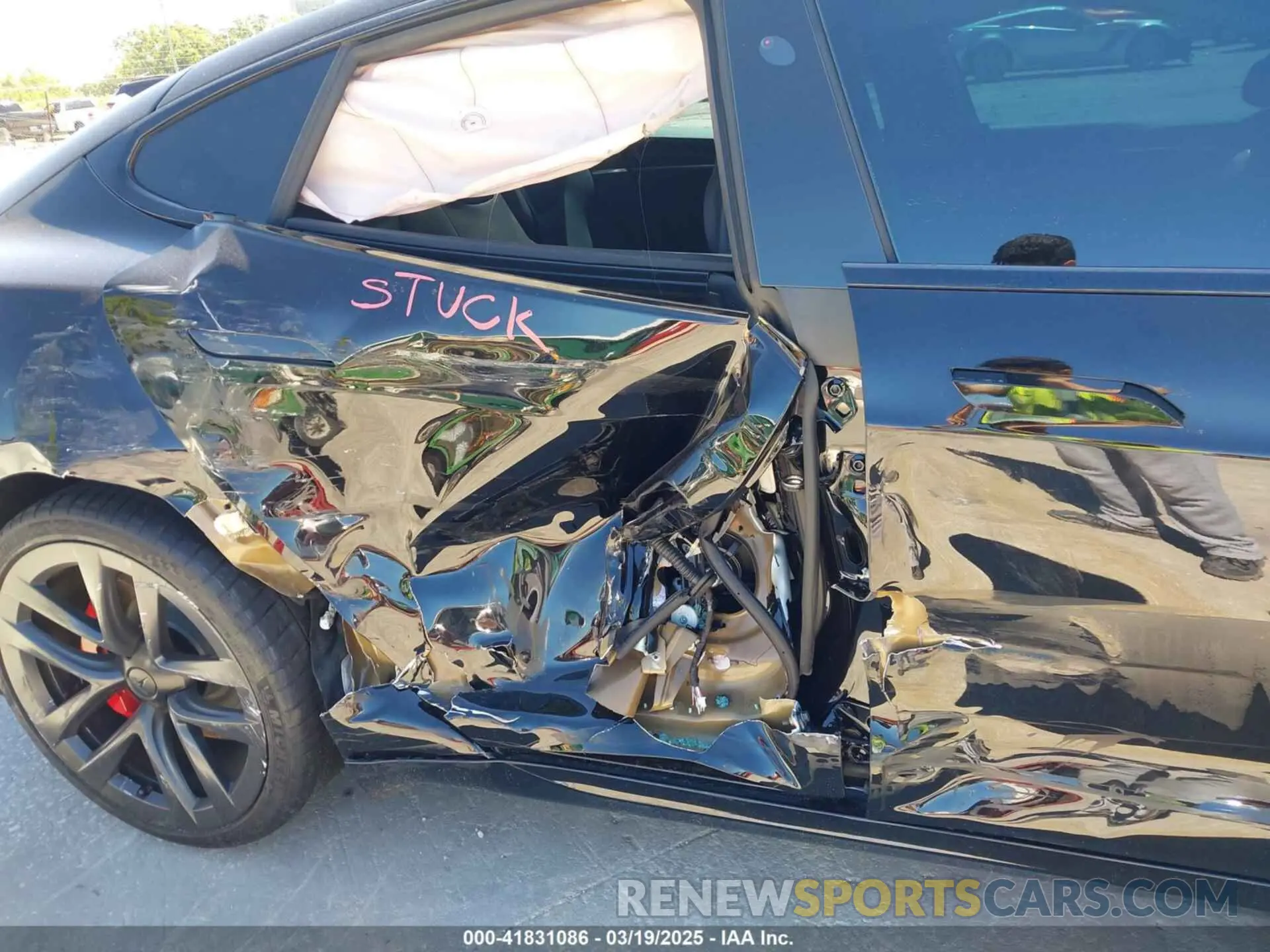 6 Photograph of a damaged car 5YJSA1E67PF528171 TESLA MODEL S 2023